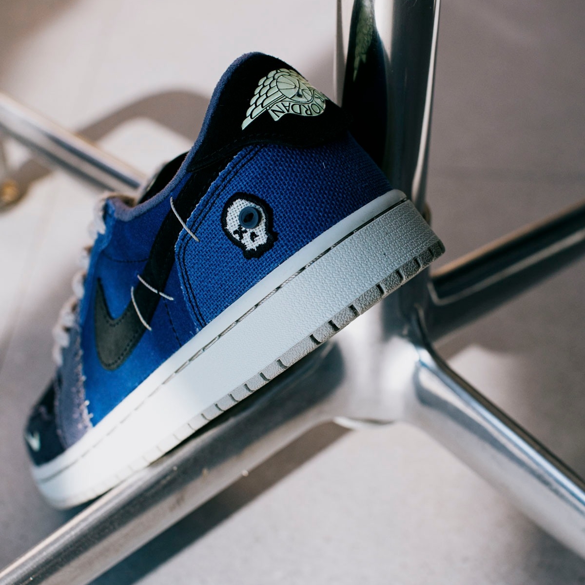 Jordan 1 x Zion Williamson Retro Low OG Regency Purple and Dark Raisin 착용 스타일 - 3