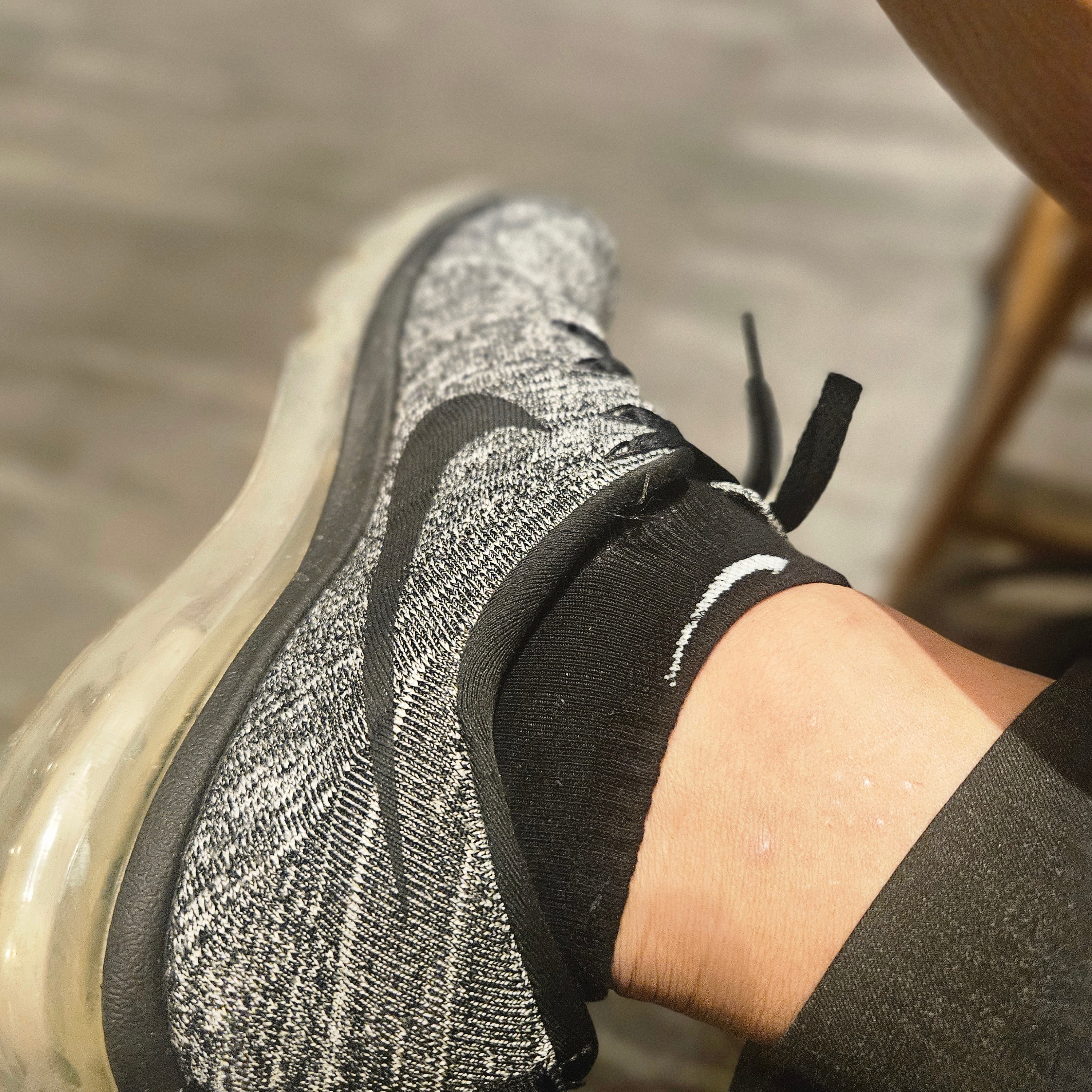 Nike Flyknit Max Oreo 착용 스타일