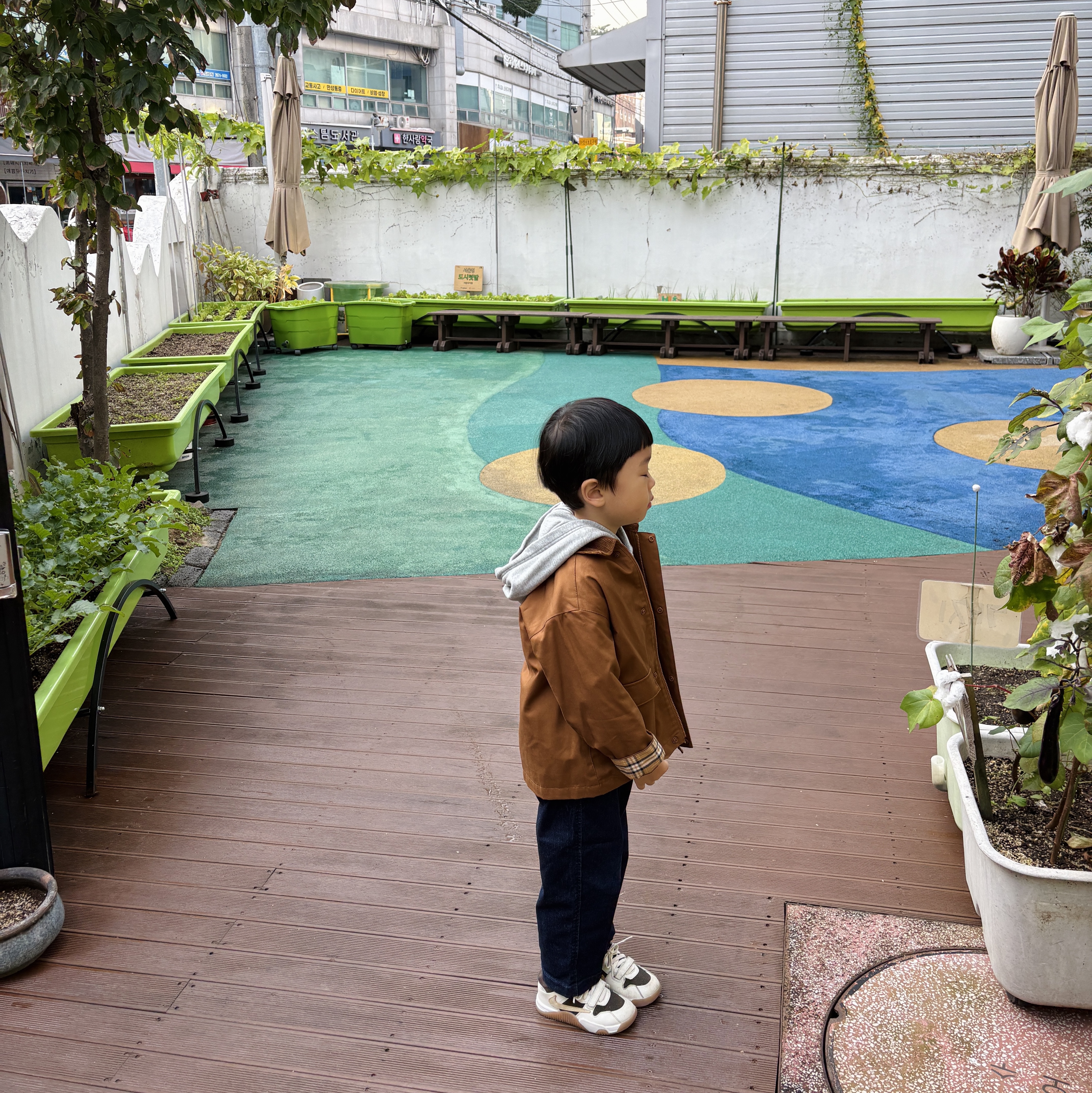 (Kids) Uniqlo UT x CPFM x SpongeBob Sweat Pull Parka A Gray - KR, (TD) Jordan x Travis Scott Jumpman Jack TR Sail and Dark Mocha 착용 스타일 - 2