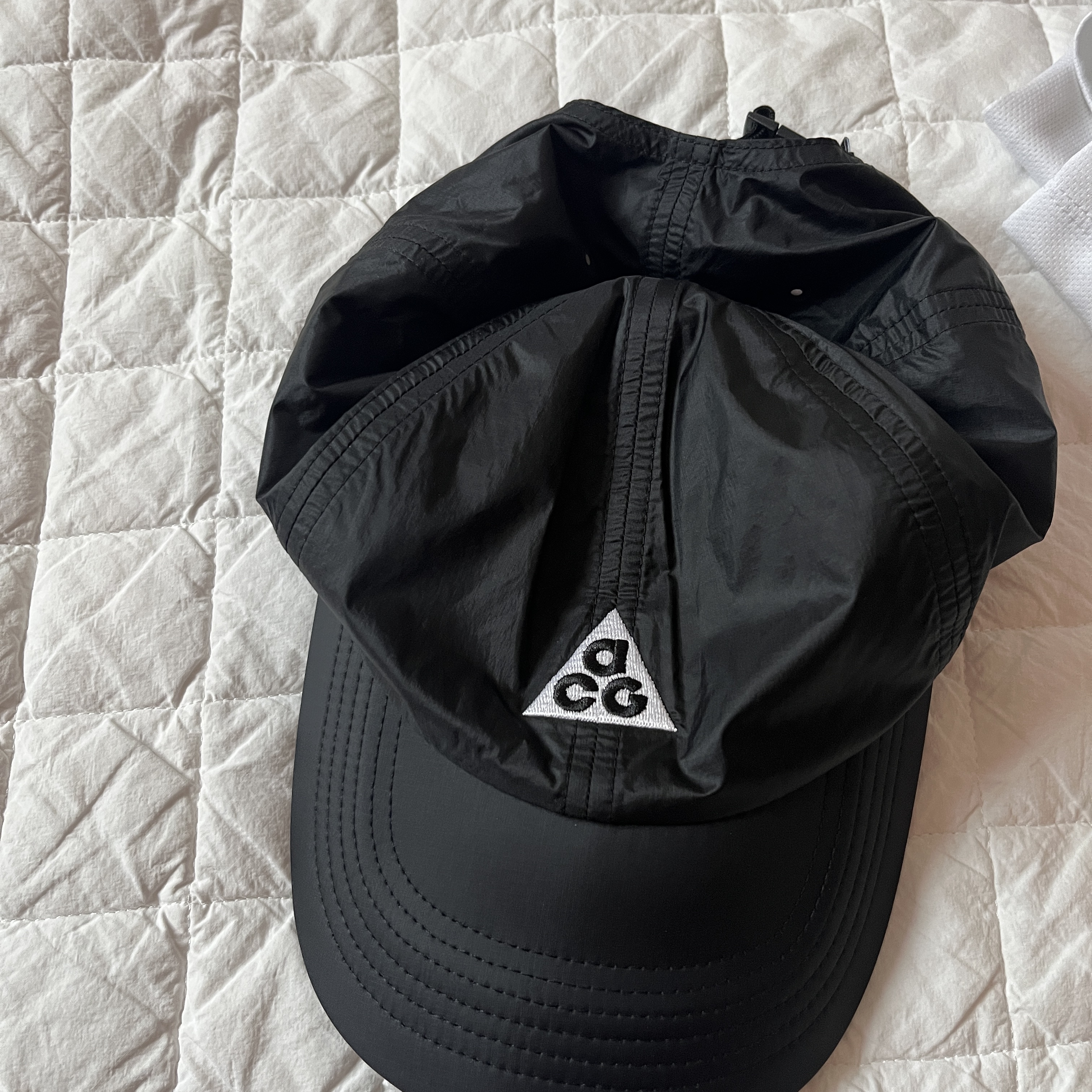 Nike ACG Trail Cap Black 착용 스타일