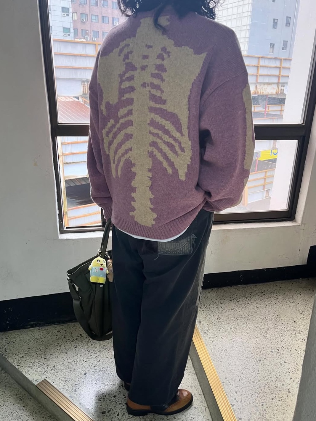 Kapital 5G Wool Bone Crewneck Sweater Light Purple, Kapital Katsuragi Port Baggy Pants Black 착용 스타일