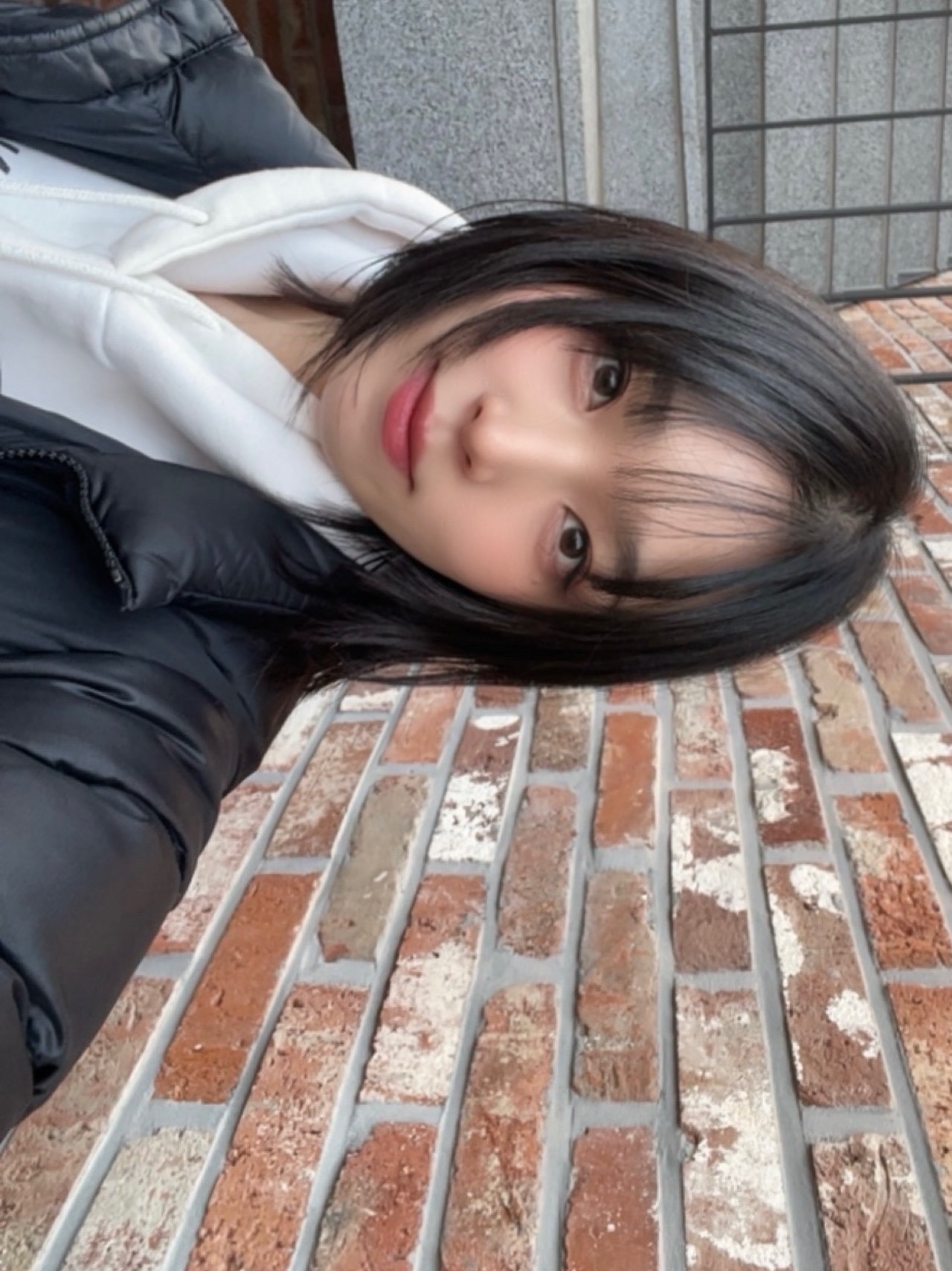 (W) The North Face Hydrenalite Down Hoodie Black 착용 스타일
