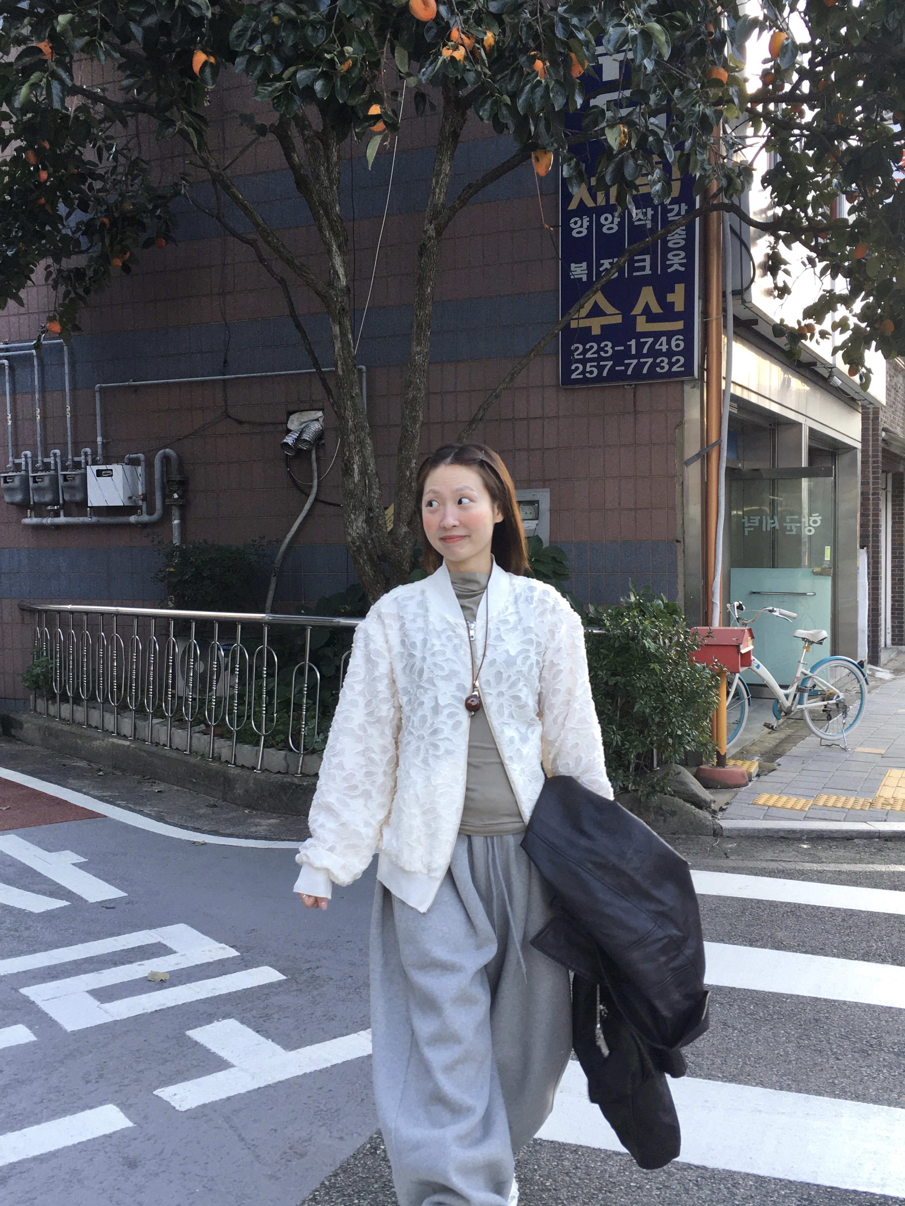 Undermycar Mu.03 Anti Fxxking Logo Play Oversized Sweat Jogger Melange Gray 착용 스타일 - 3
