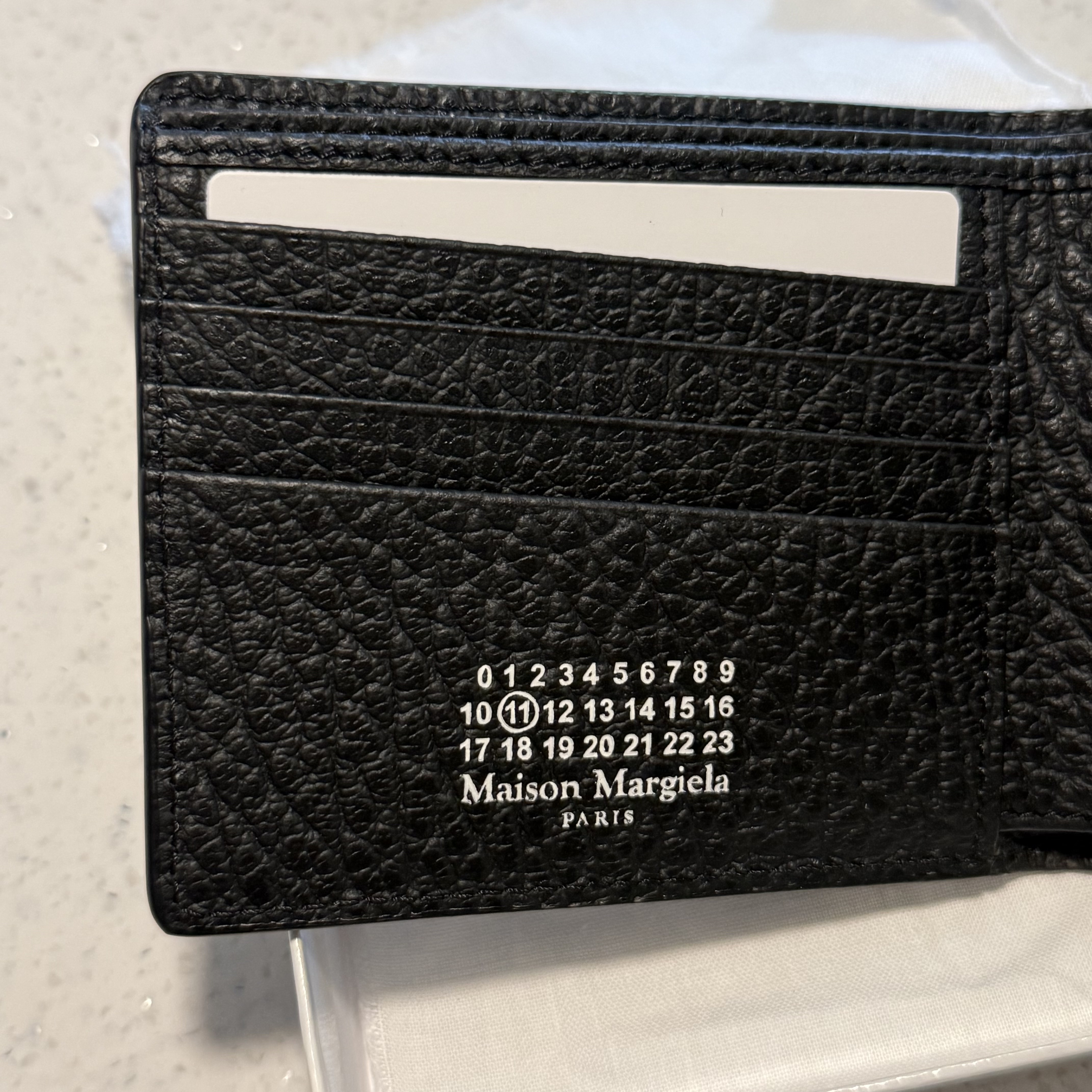 Maison Margiela Bi-Fold Wallet Black 착용 스타일 - 2