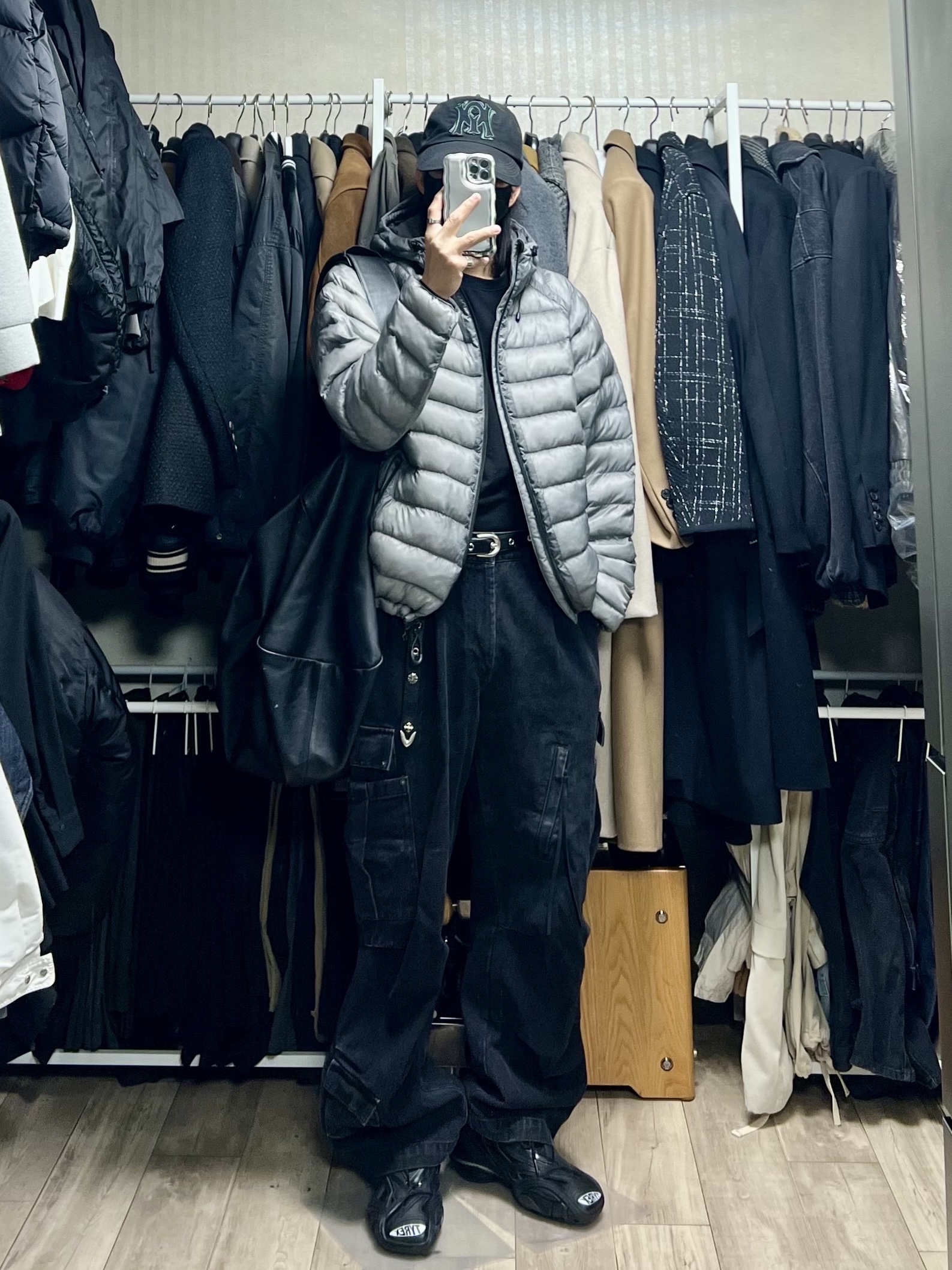 Balenciaga Tyrex Sneakers Black 착용 스타일