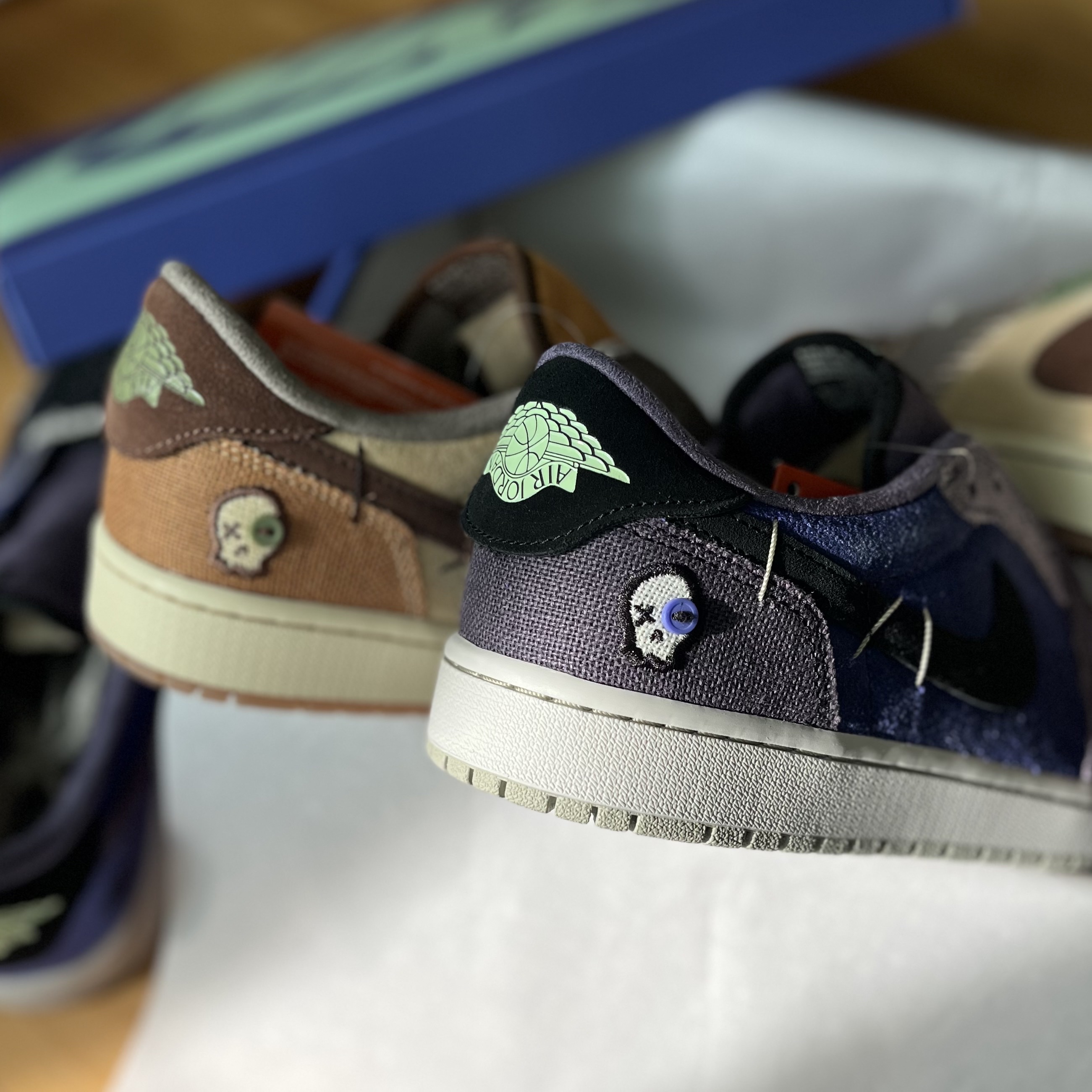 Jordan 1 x Zion Williamson Retro Low OG Flax and Oil Green, Jordan 1 x Zion Williamson Retro Low OG Regency Purple and Dark Raisin 착용 스타일 - 1
