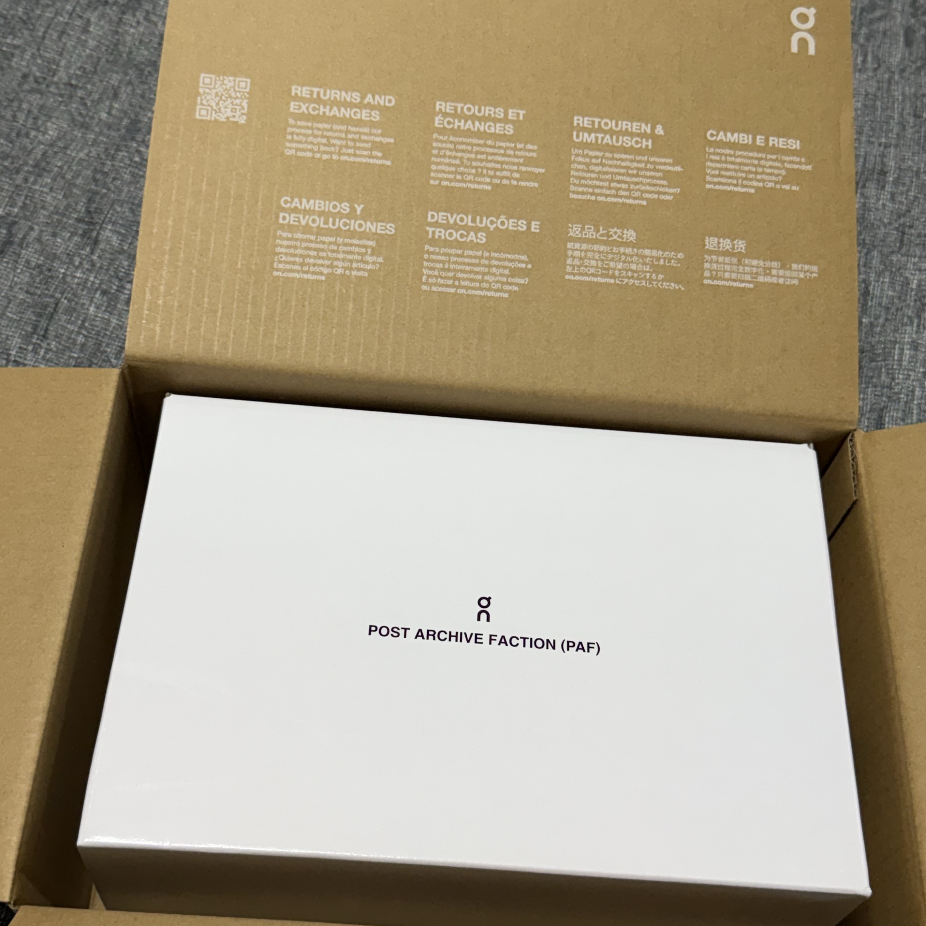 (W) On Running x Post Archive Faction (Paf) Cloudmonster Hyper White 착용 스타일 - 7