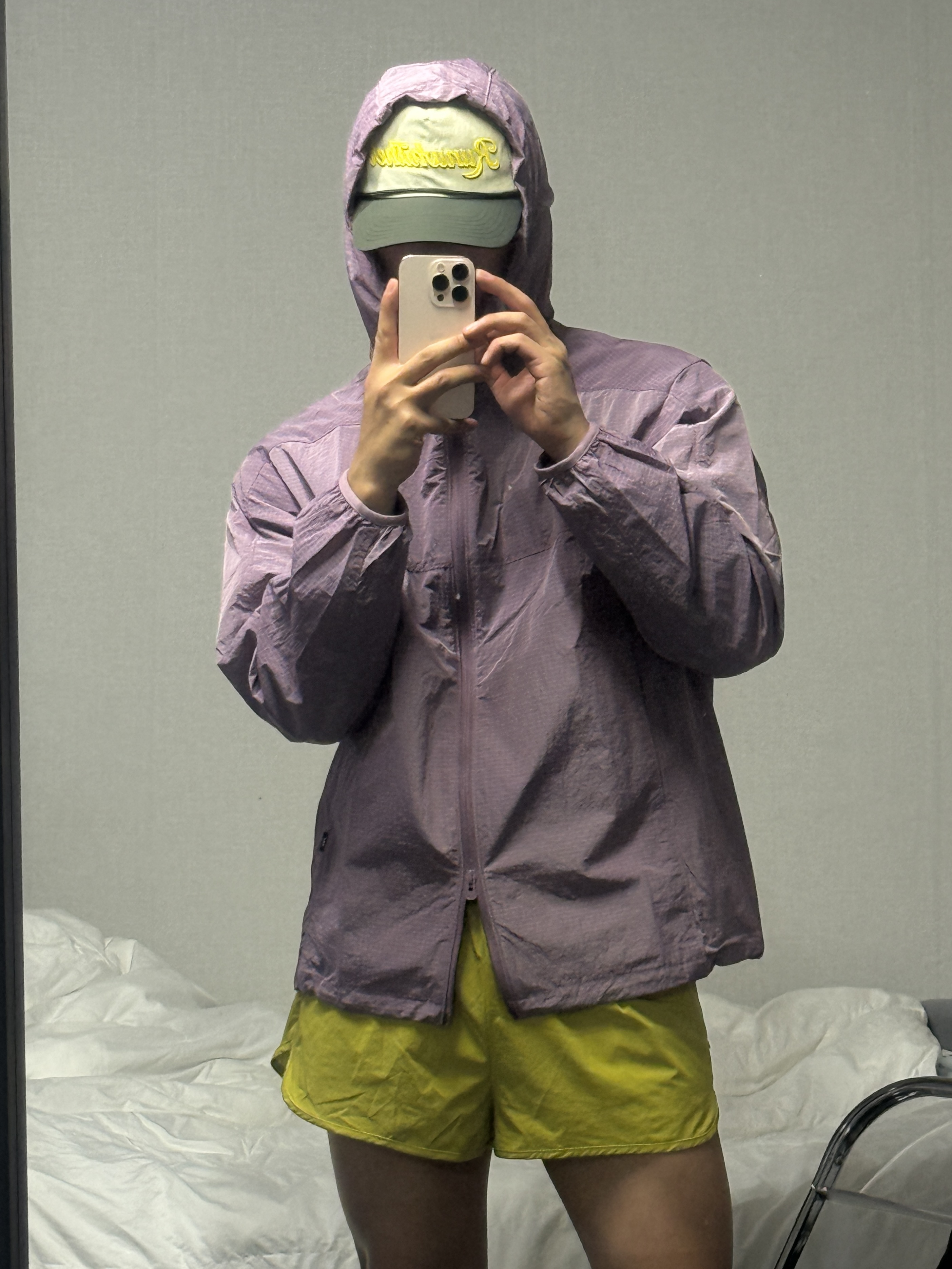 [KREAM 단독] runwhither Trucker Cap Yellow Khaki, [KREAM 단독] runwhither 3inch Limeade 착용 스타일 - 2