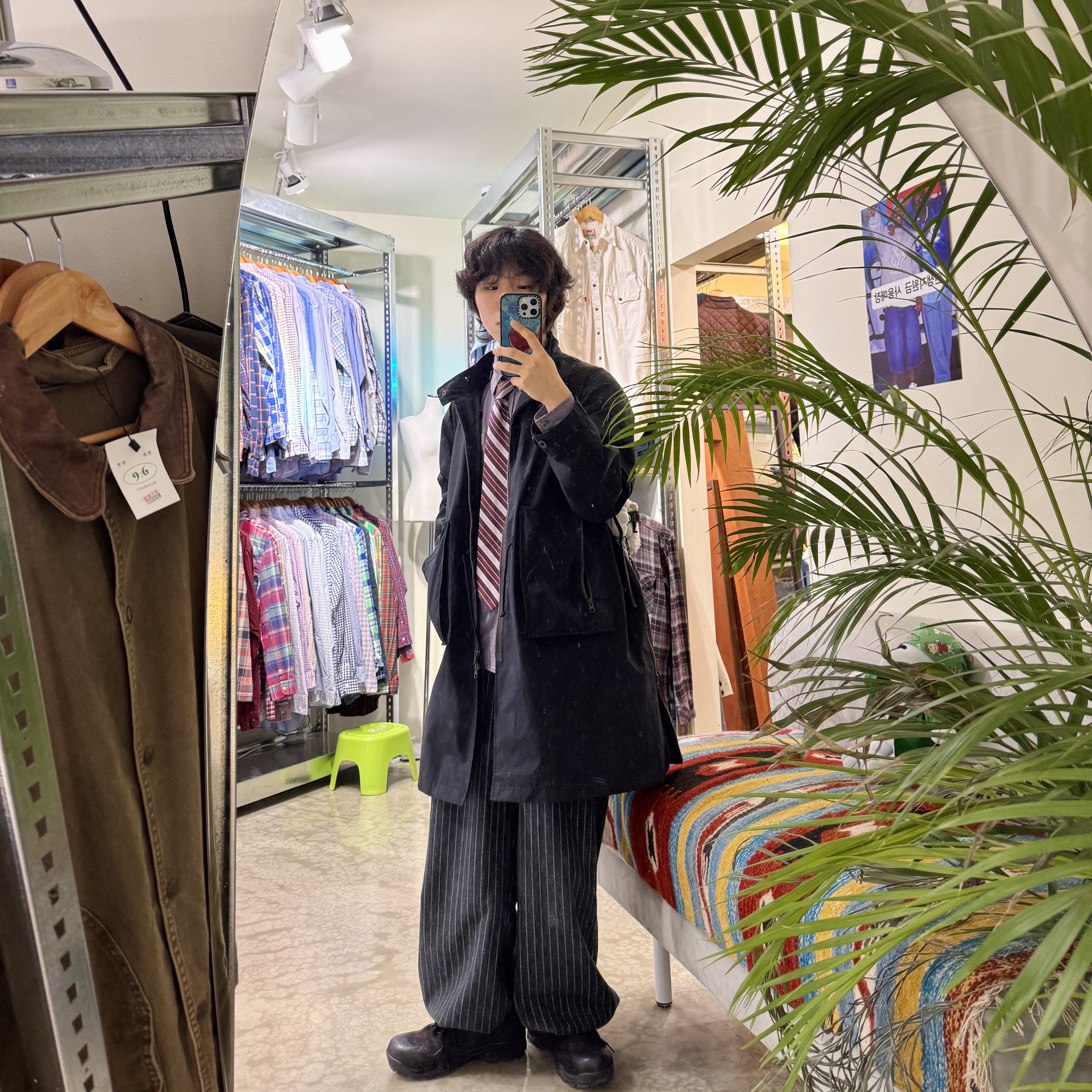 Sansan Gear Zipper Field Parka Black, Hono Report Easy Big Pants Black Stripe 착용 스타일