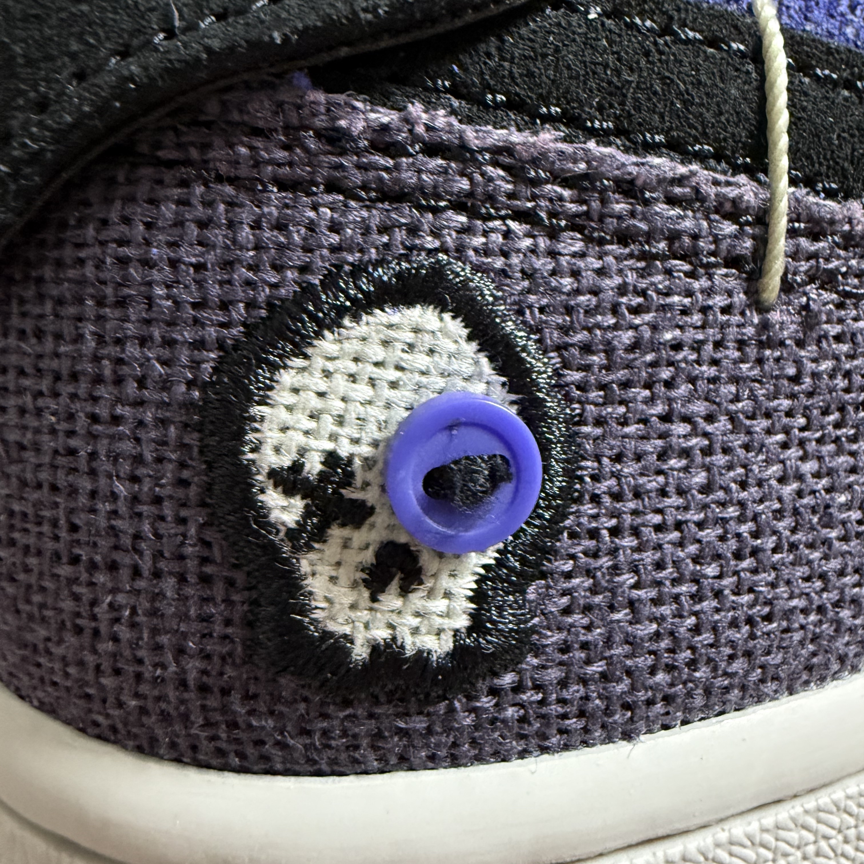 Jordan 1 x Zion Williamson Retro Low OG Regency Purple and Dark Raisin, Jordan 1 x Zion Williamson Retro Low OG Flax and Oil Green 착용 스타일 - 1