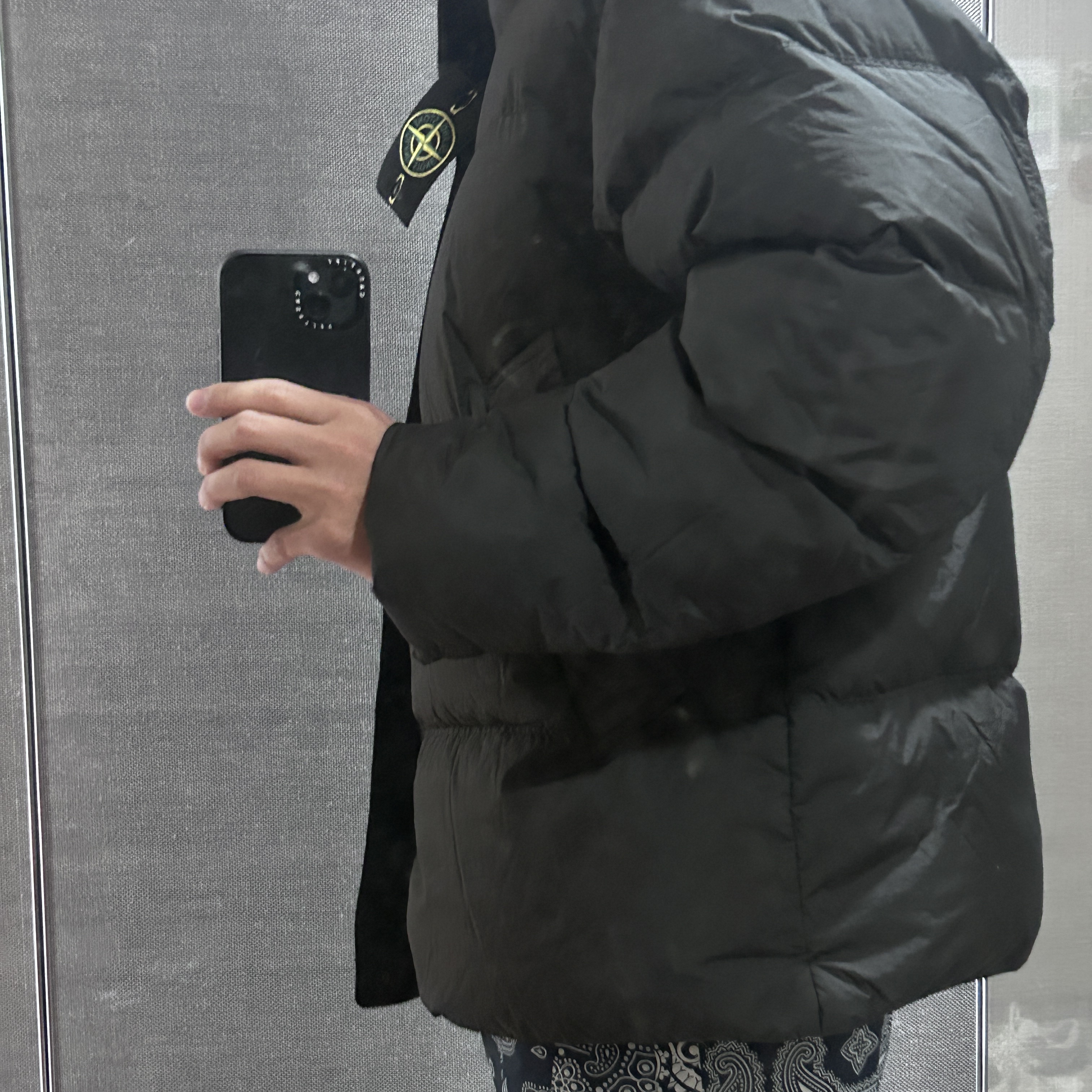 Stone Island 4100010 Crinkle Reps NY Recycled Nylon Down Jacket with Wind Resistant Black - 25FW 착용 스타일 - 3