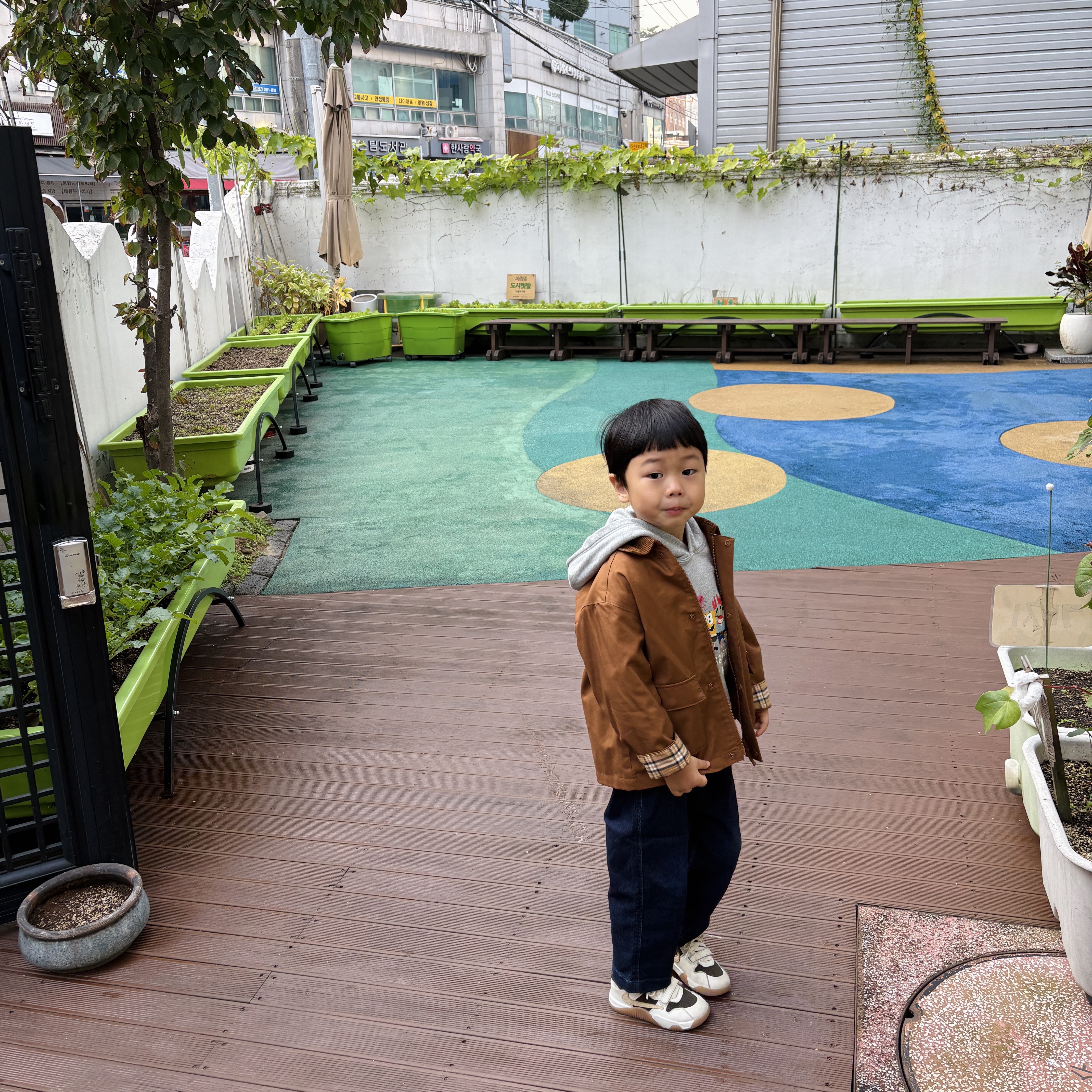 (Kids) Uniqlo UT x CPFM x SpongeBob Sweat Pull Parka A Gray - KR, (TD) Jordan x Travis Scott Jumpman Jack TR Sail and Dark Mocha 착용 스타일 - 1