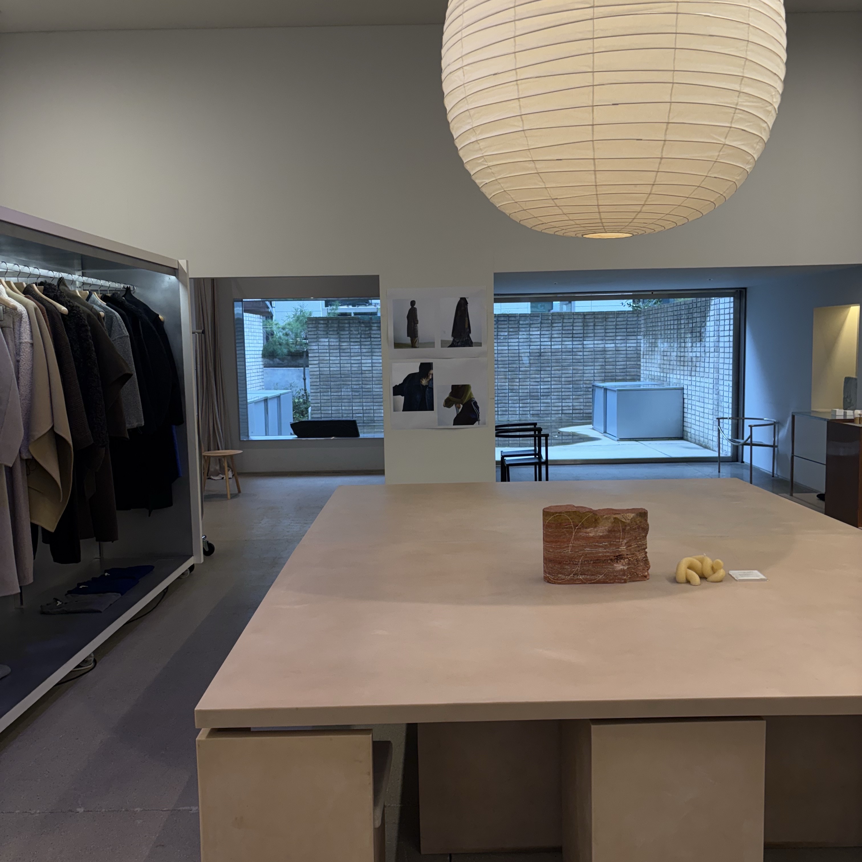 Aviemuah Ave Mac Phone Knob Rhodium, Byweekend Silky Necklace Silver 착용 스타일 - 5