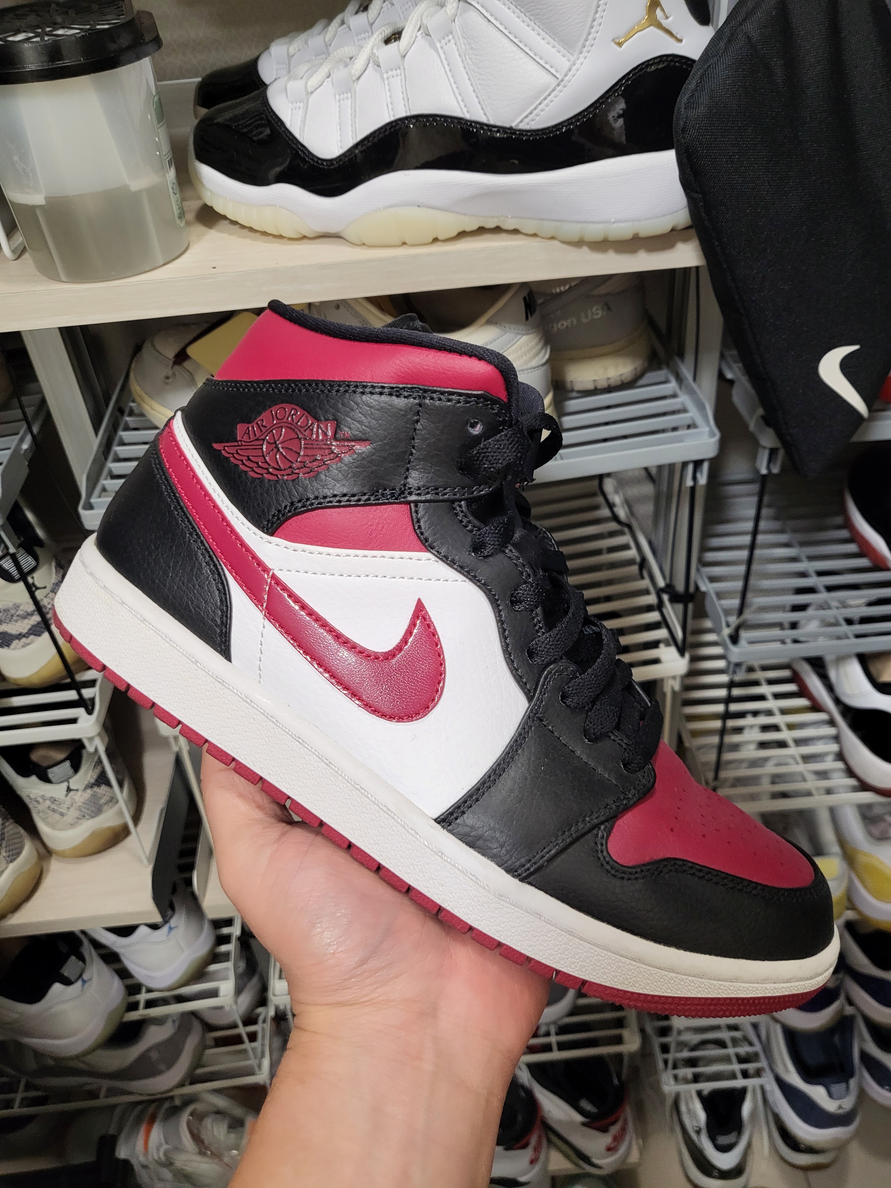 Jordan 1 Mid Bred Toe Noble Red 착용 스타일