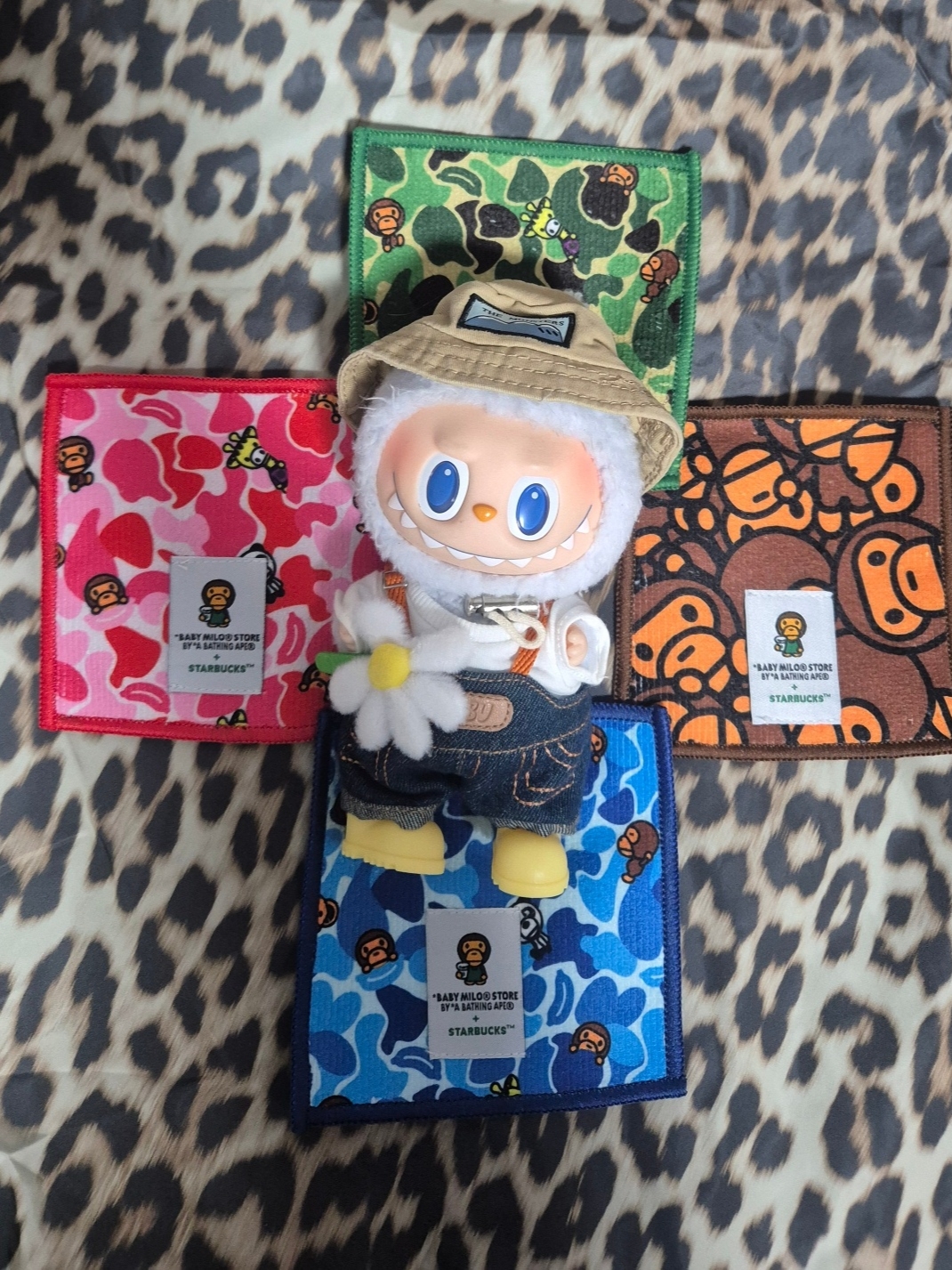 Pop Mart Fall In Wild Labubu Series Toy Keyring 착용 스타일