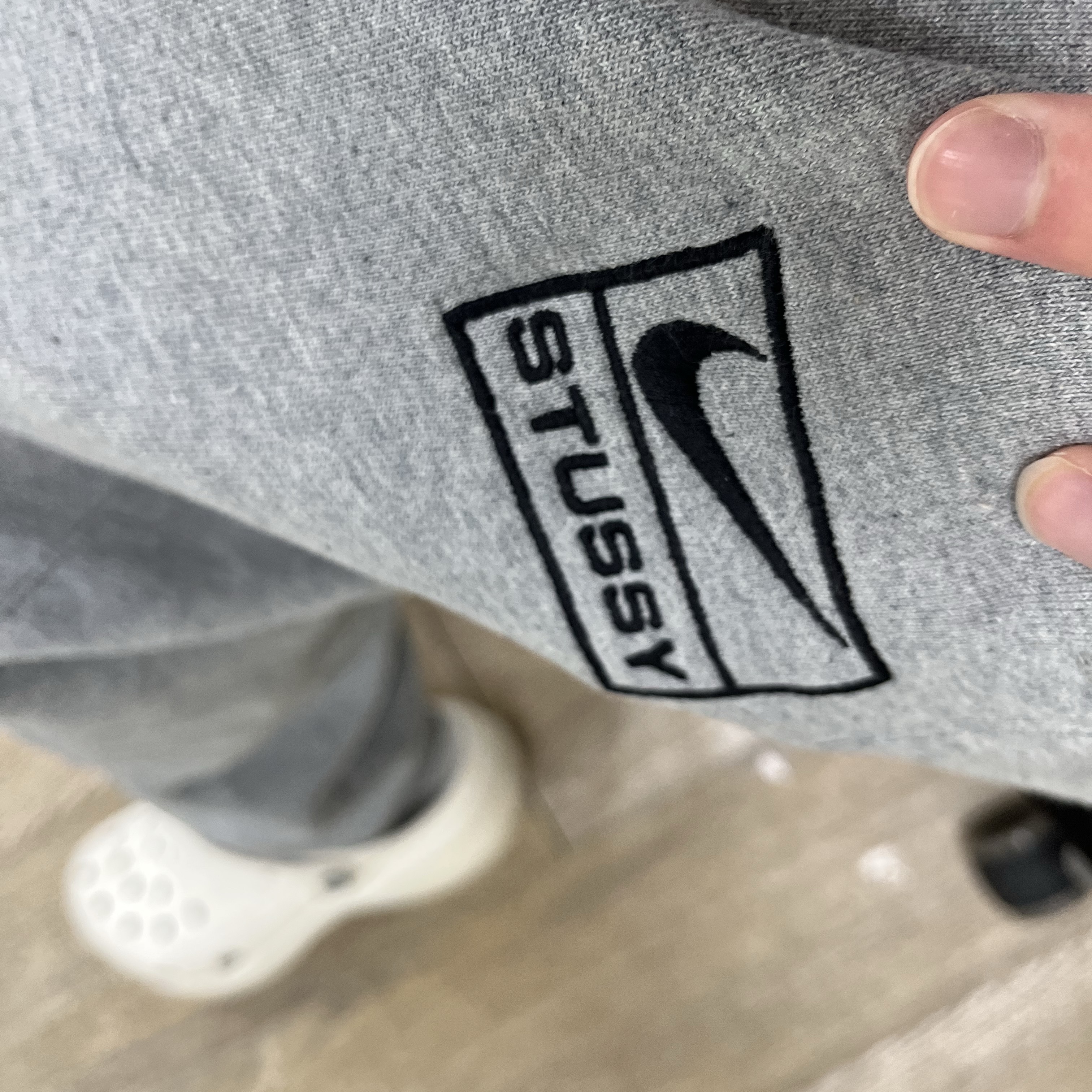 Nike x Stussy NRG Fleece Pants Dark Grey Heather (DO9340-063) 착용 스타일