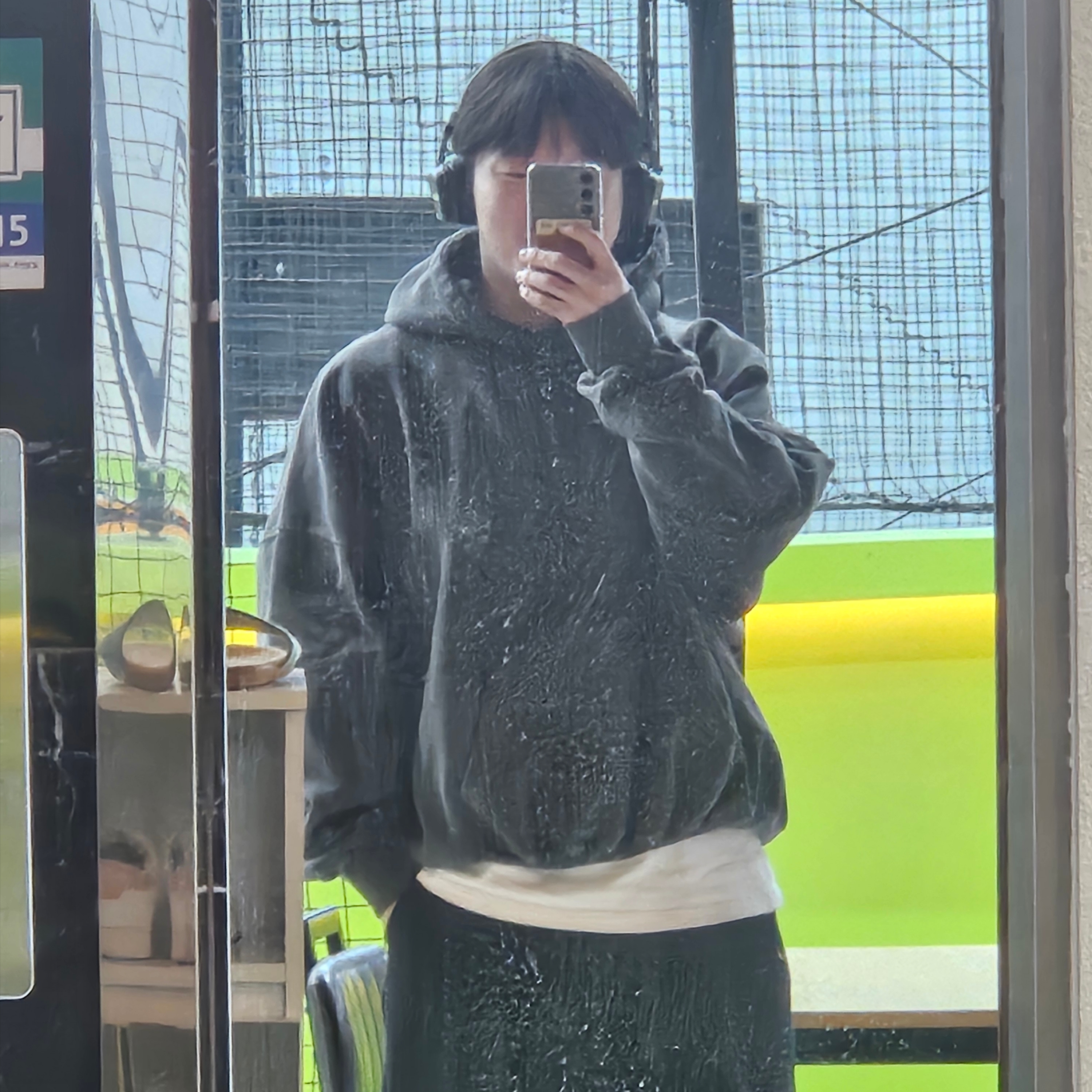 Undermycar Mu.08 Anti Fxxking Logo Play Oversized Pigment Hoodie Gray, Marshall Major V Black (Korean Ver.) 착용 스타일