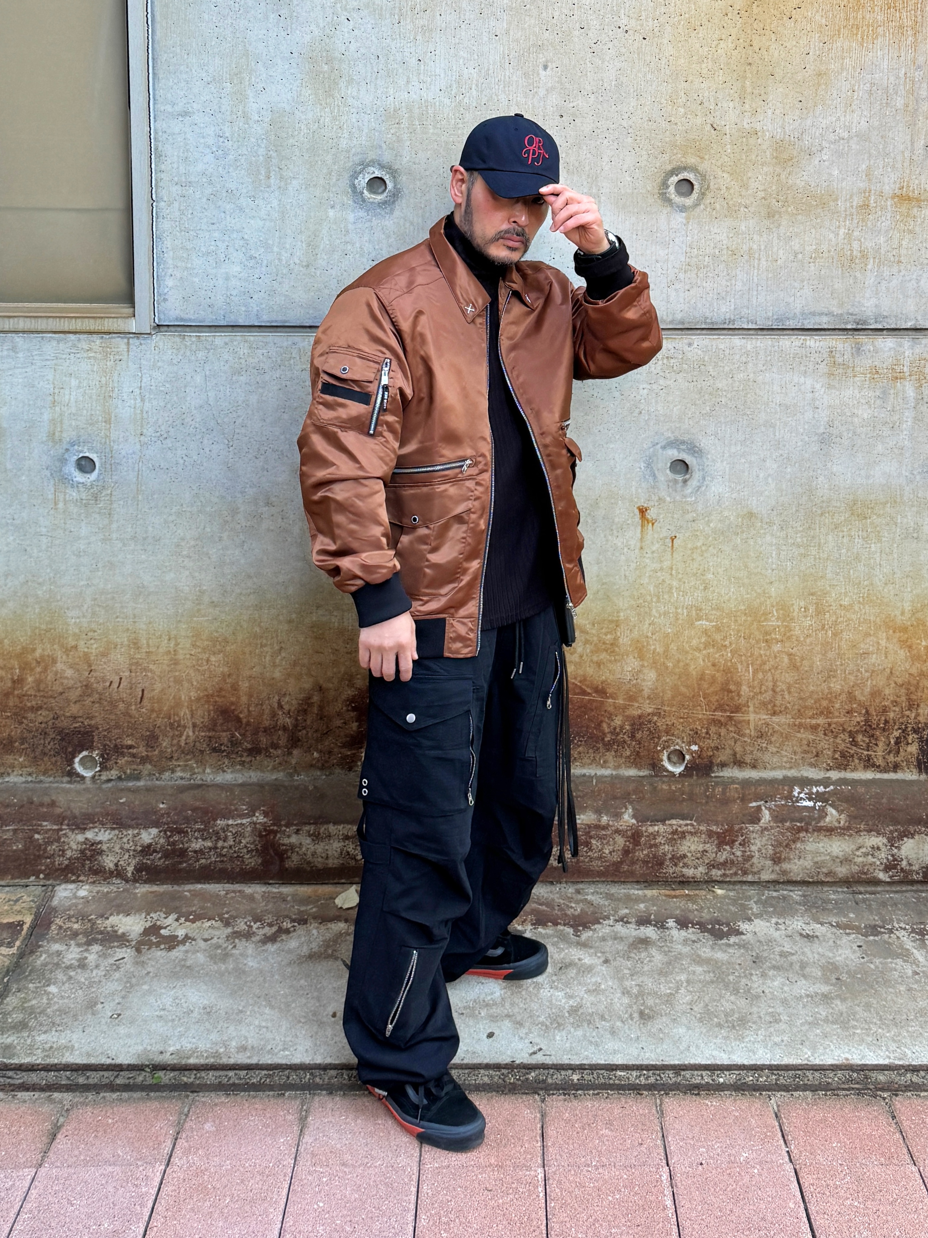 Vans Vault x WTAPS Vault Old Skool LX Black Orange, Flavorism Ripstop Parachute Cargo Pants Black 착용 스타일 - 1
