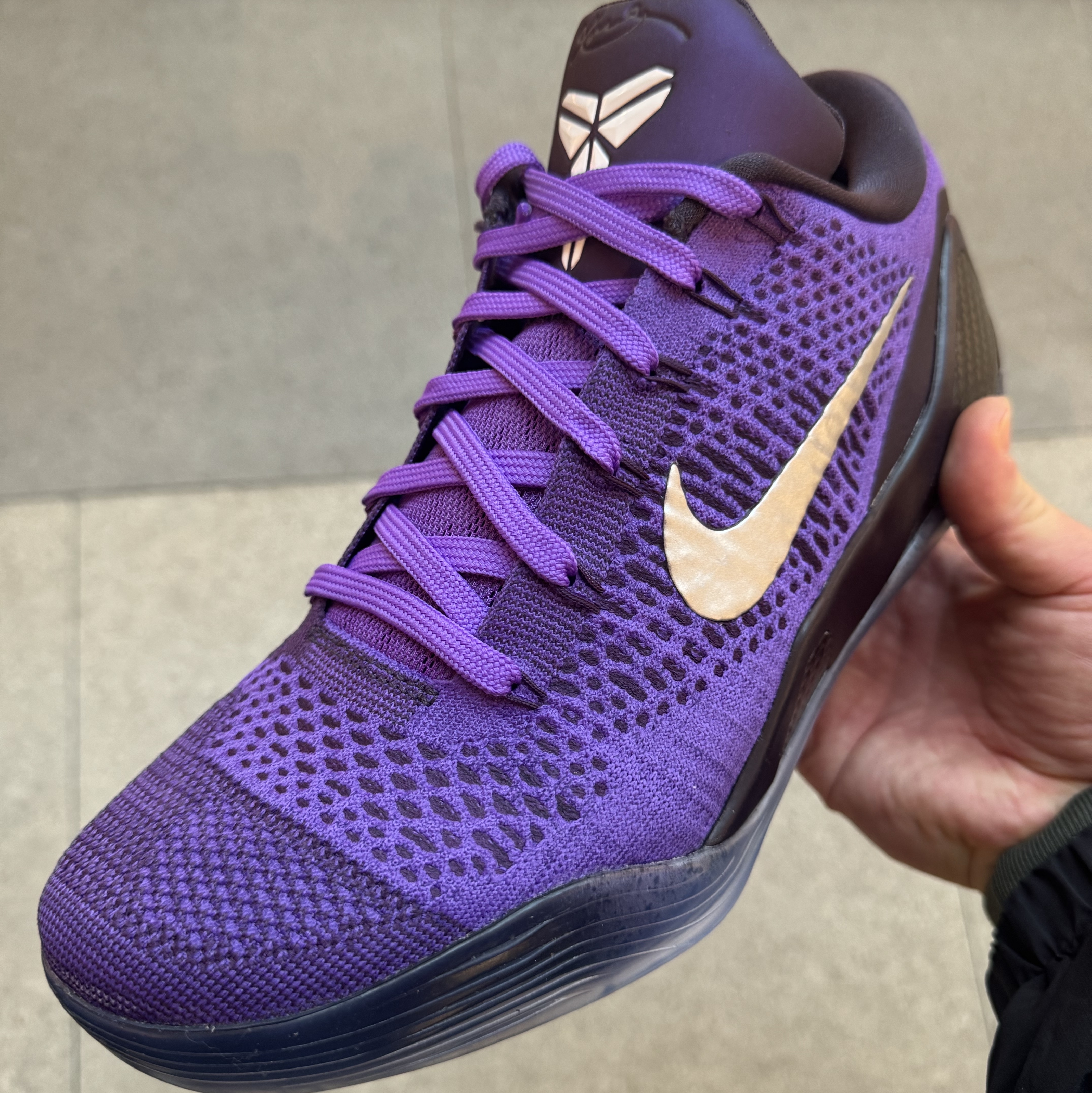Nike Kobe 9 Elite Low Protro Hyper Grape and Cave Purple 착용 스타일