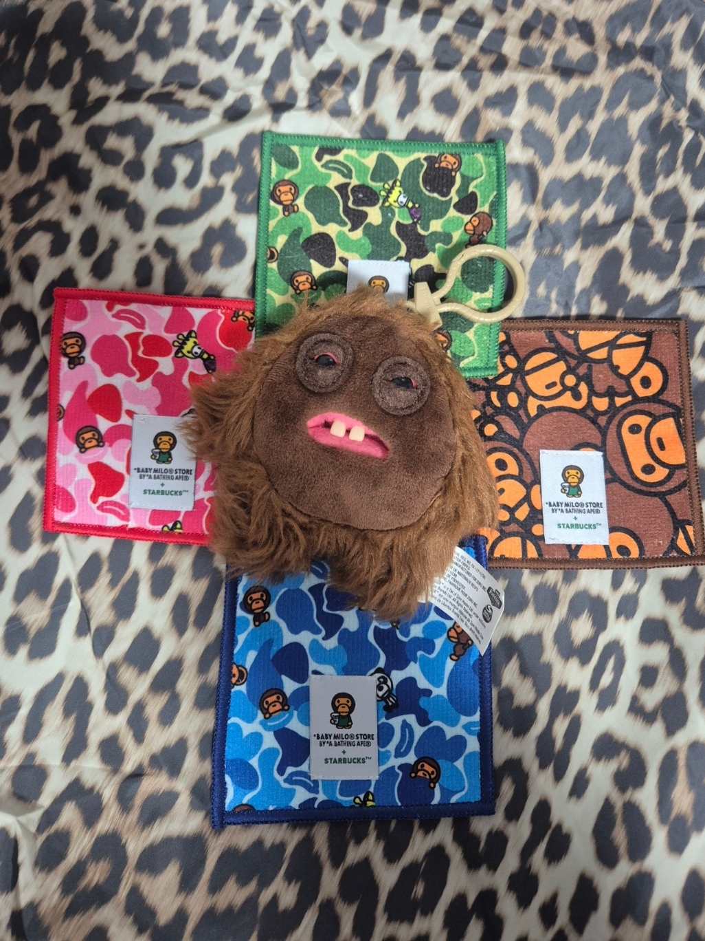 Fuggler Hedgy Grog Keyring Brown 착용 스타일