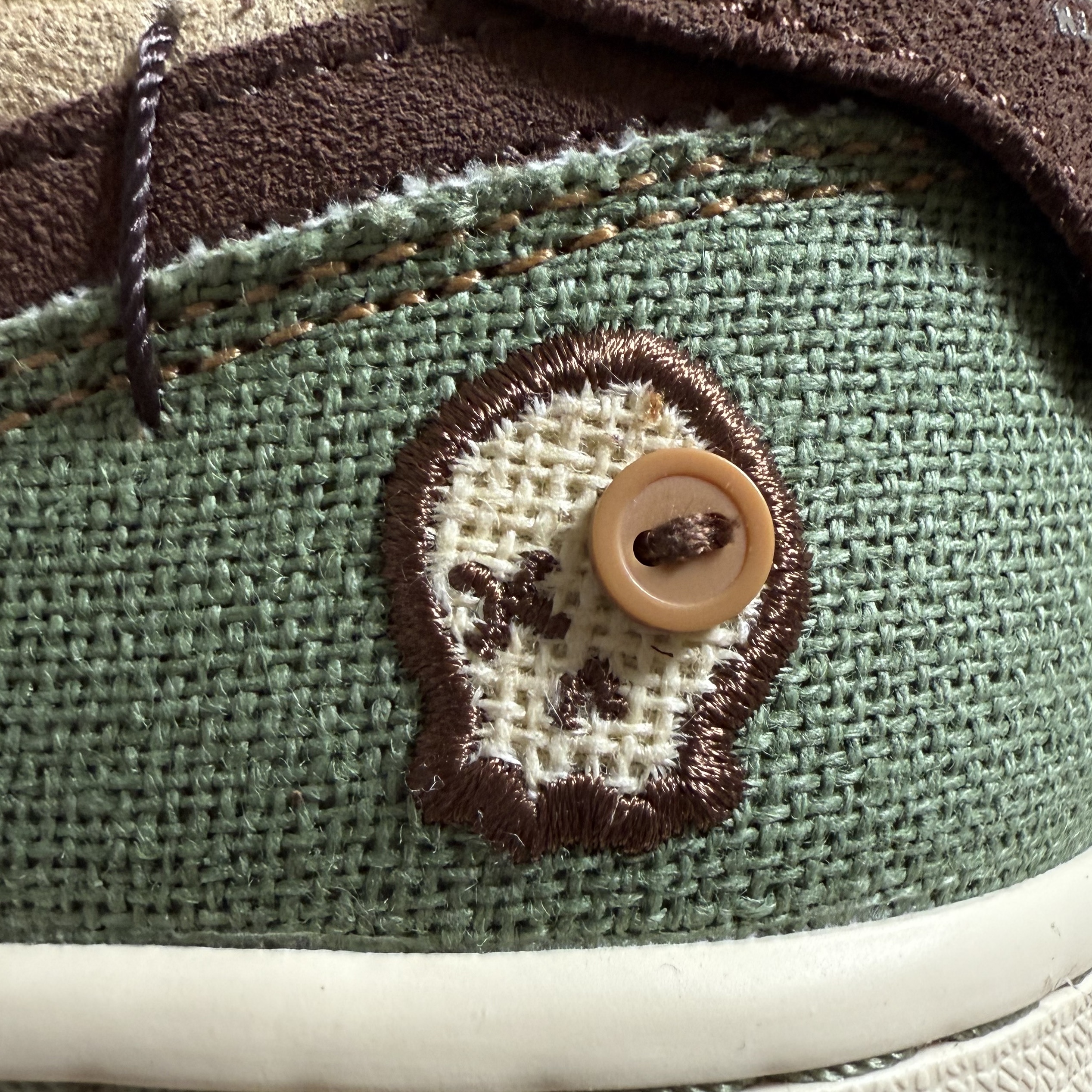Jordan 1 x Zion Williamson Retro Low OG Regency Purple and Dark Raisin, Jordan 1 x Zion Williamson Retro Low OG Flax and Oil Green 착용 스타일 - 3