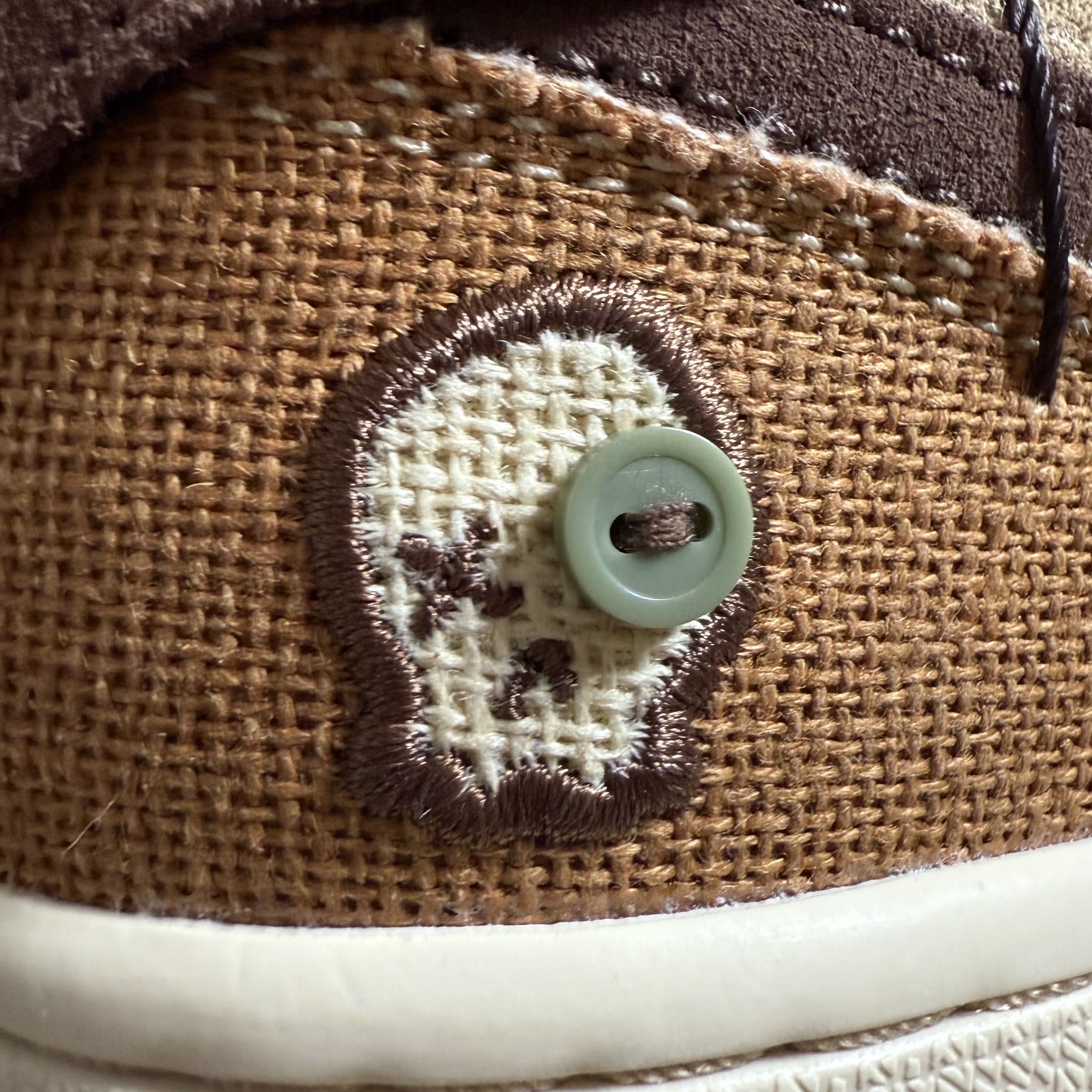 Jordan 1 x Zion Williamson Retro Low OG Regency Purple and Dark Raisin, Jordan 1 x Zion Williamson Retro Low OG Flax and Oil Green 착용 스타일 - 4