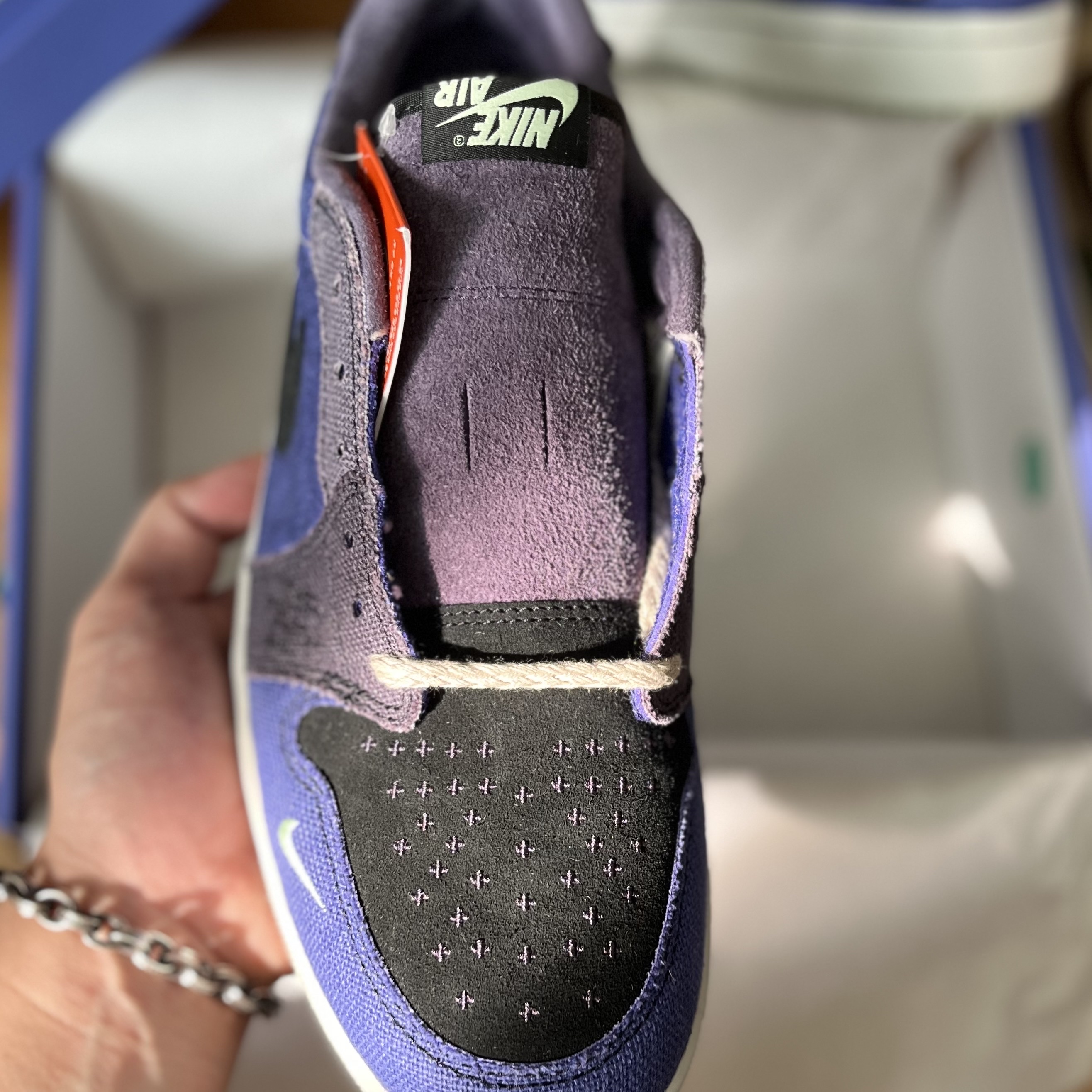 Jordan 1 x Zion Williamson Retro Low OG Regency Purple and Dark Raisin 착용 스타일 - 2