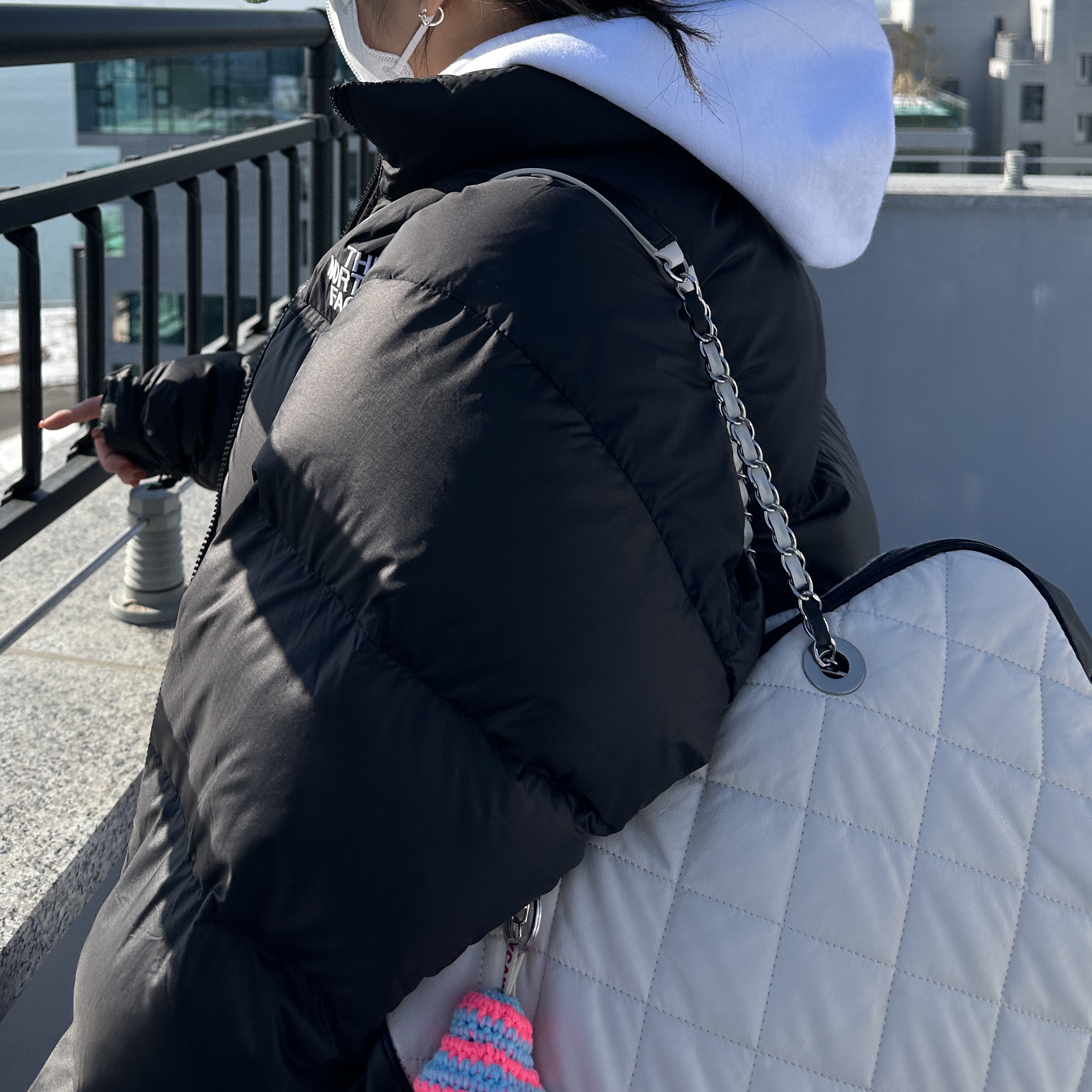The North Face 1996 Eco Nuptse Jacket Black 착용 스타일