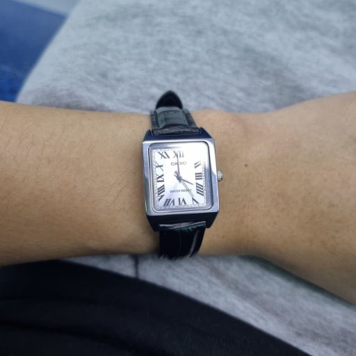 Casio LTP-V007L-7B1 착용 스타일