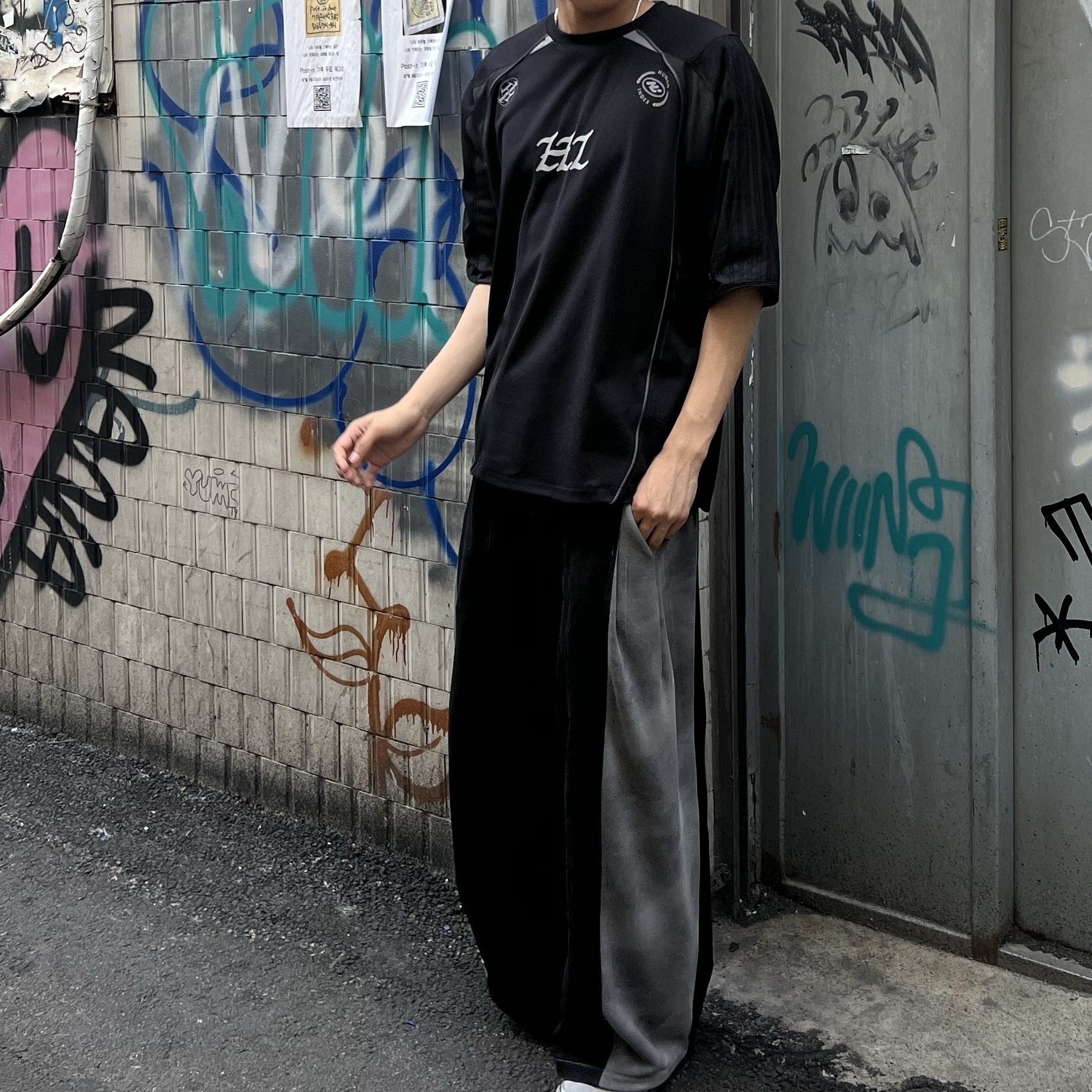 Polyteru Human Index Index 1/2 Jersey T-Shirt Black/Charcoal 착용 스타일