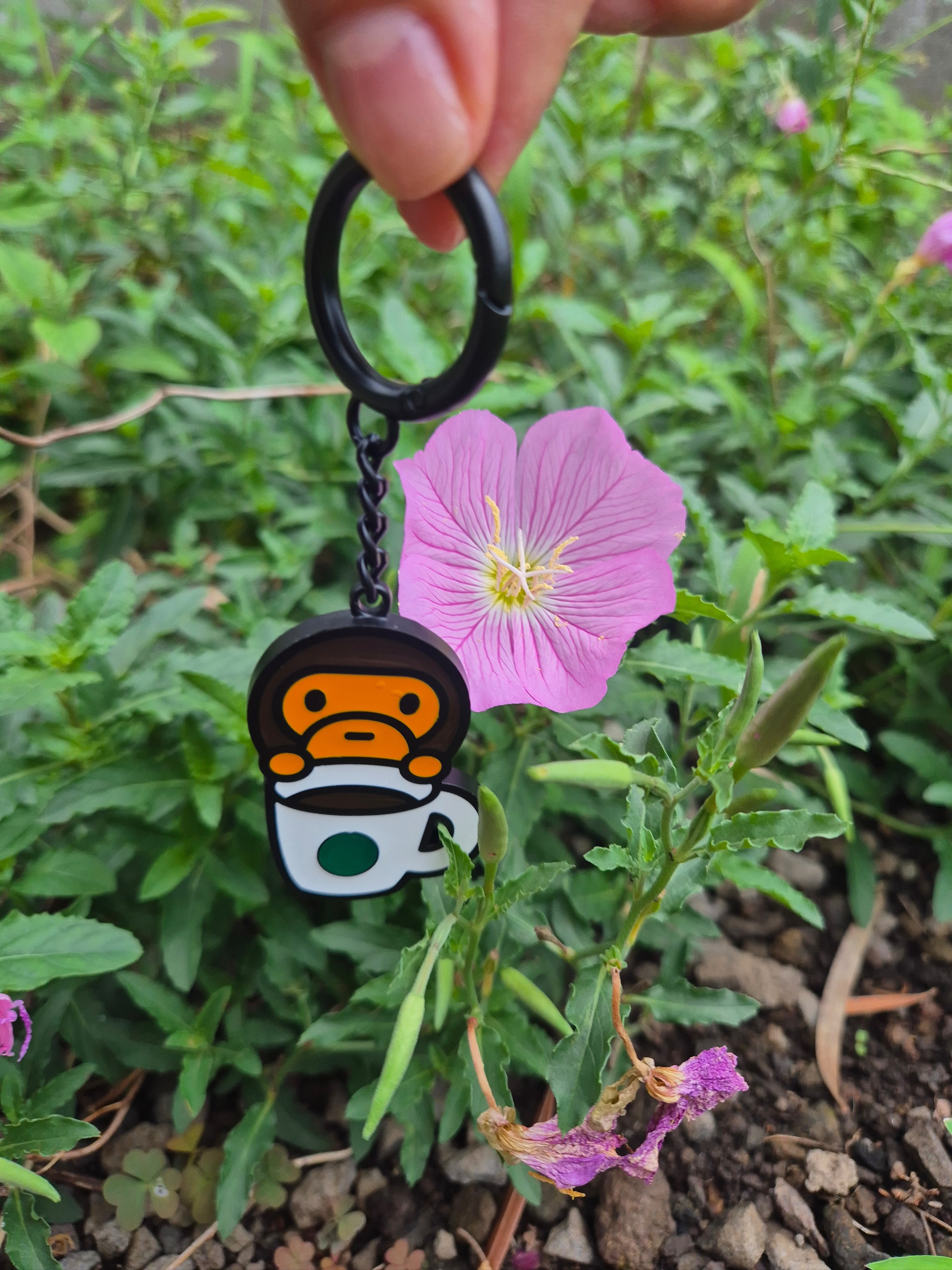 Starbucks x BAPE Baby Milo Keychain 착용 스타일
