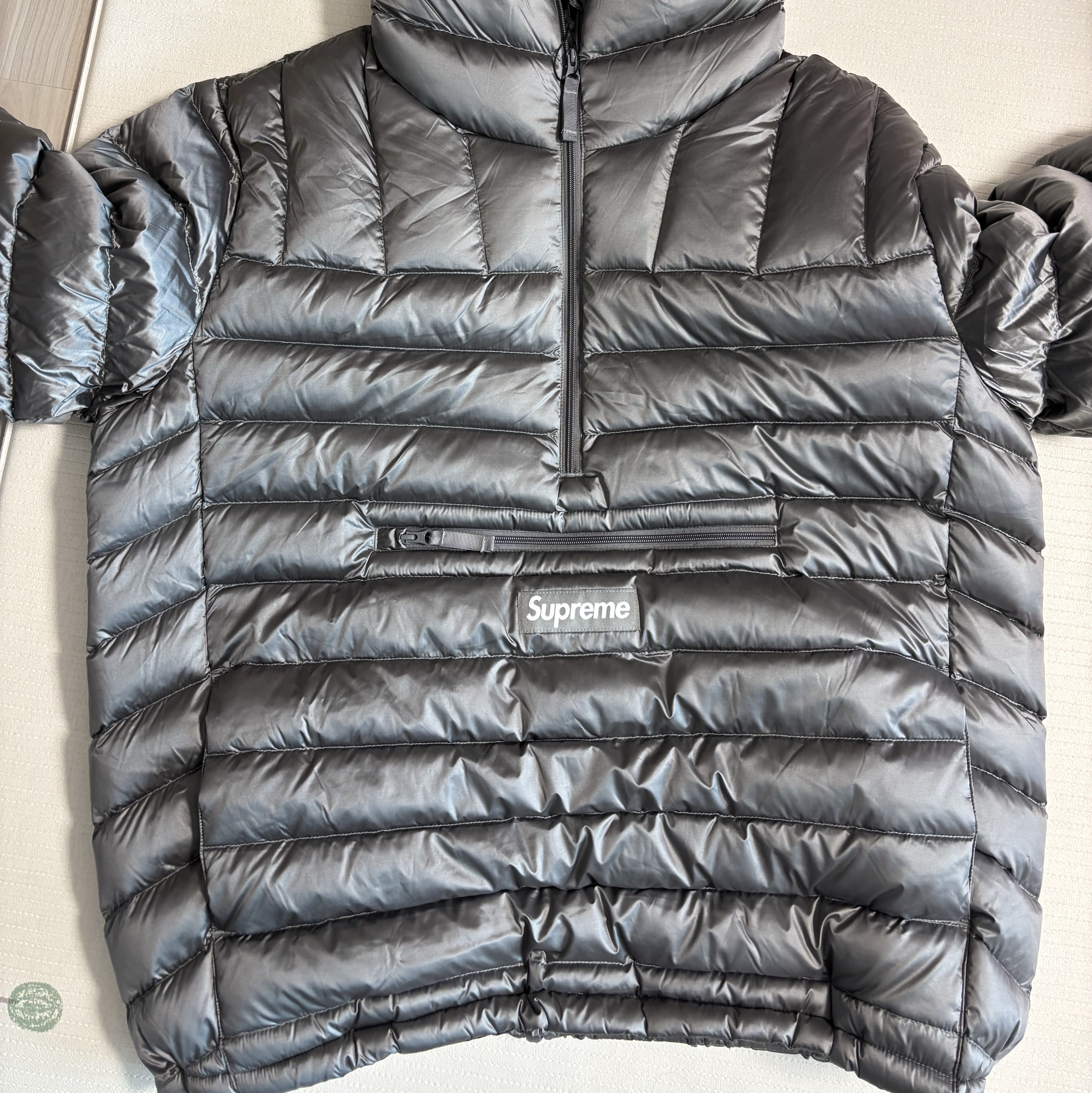 Supreme Micro Down Half Zip Hooded Pullover Silver - 25FW 착용 스타일