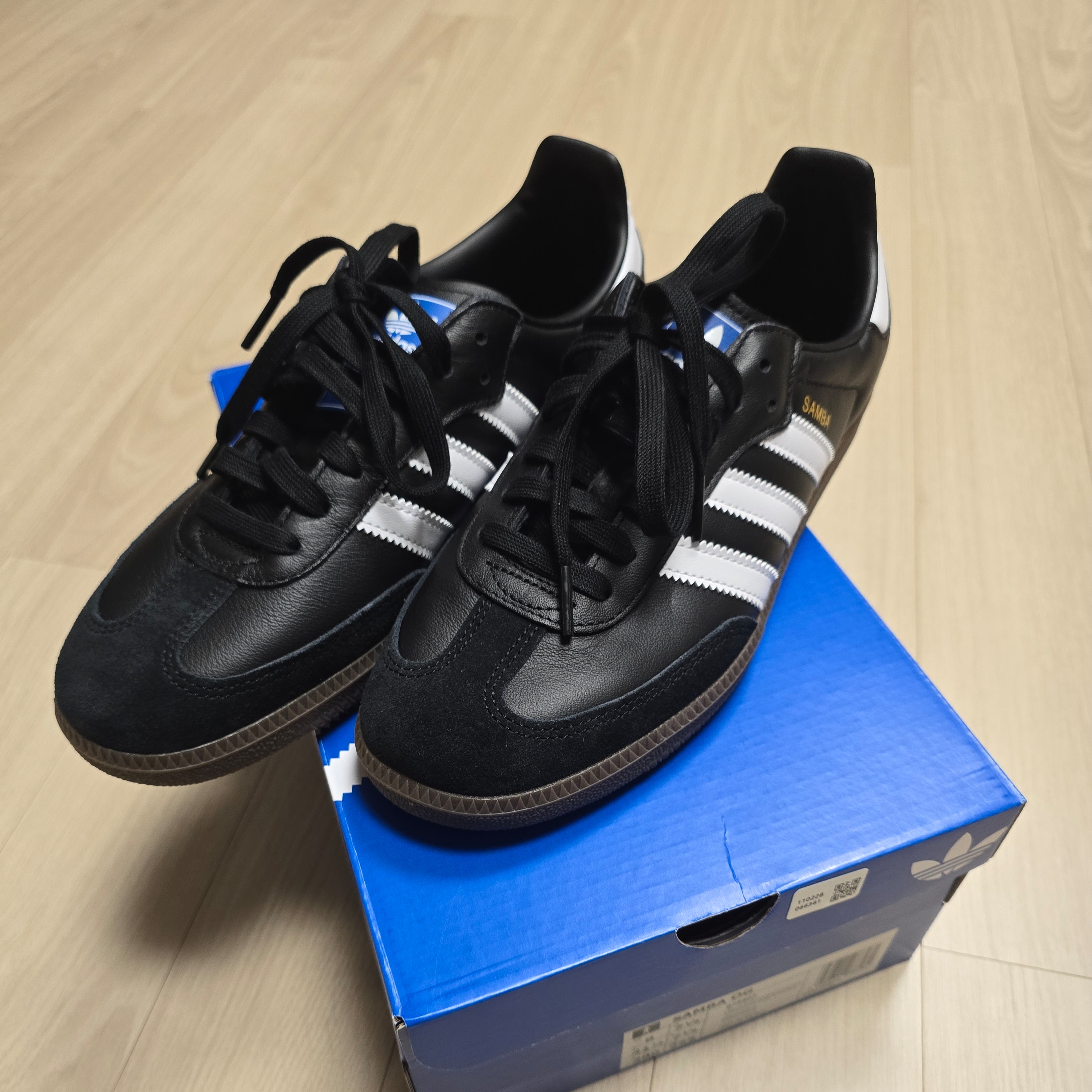 Adidas Samba OG Black White Gum 착용 스타일