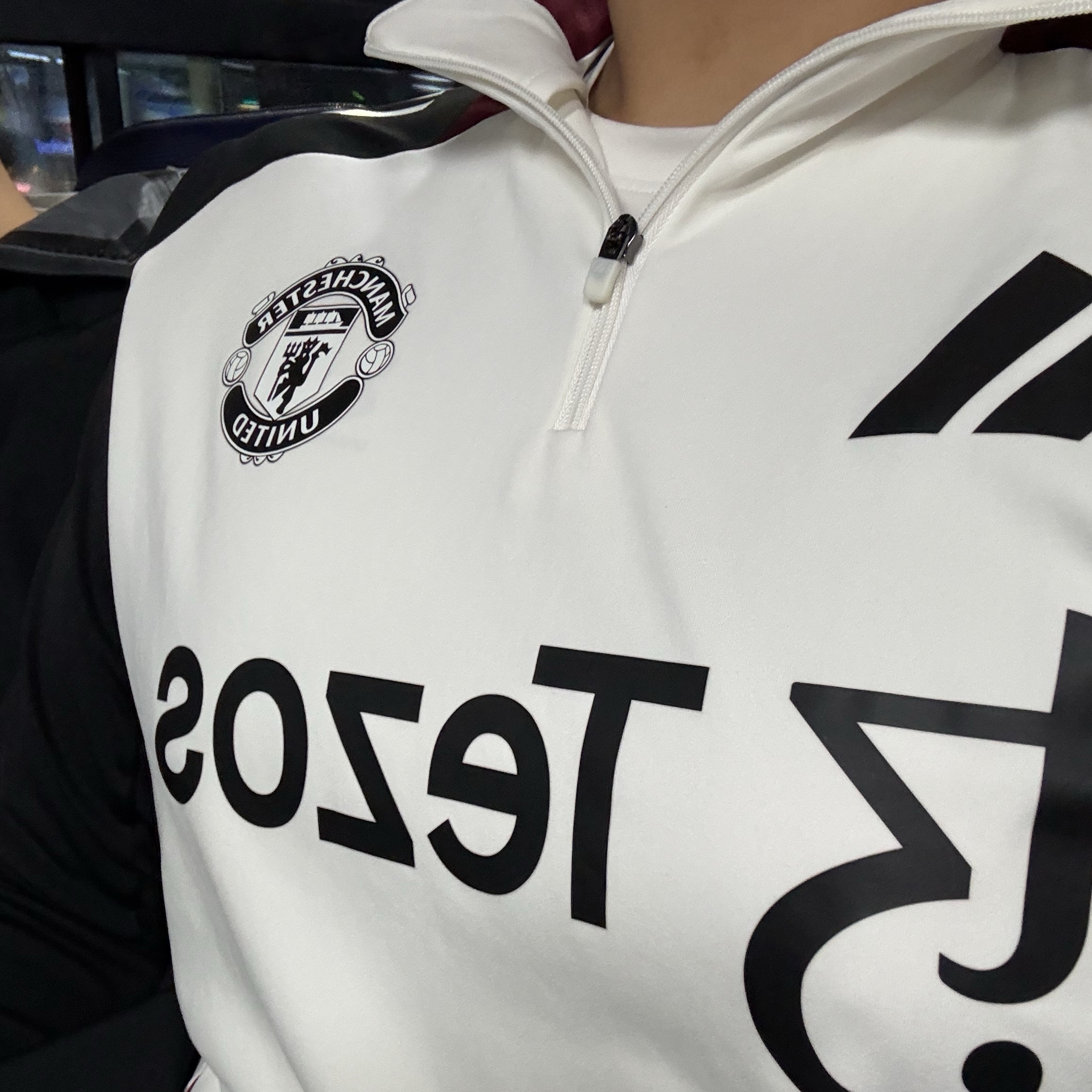 Adidas Manchester United Tiro 24 Training Top Off White Black - KR Sizing 착용 스타일 - 2