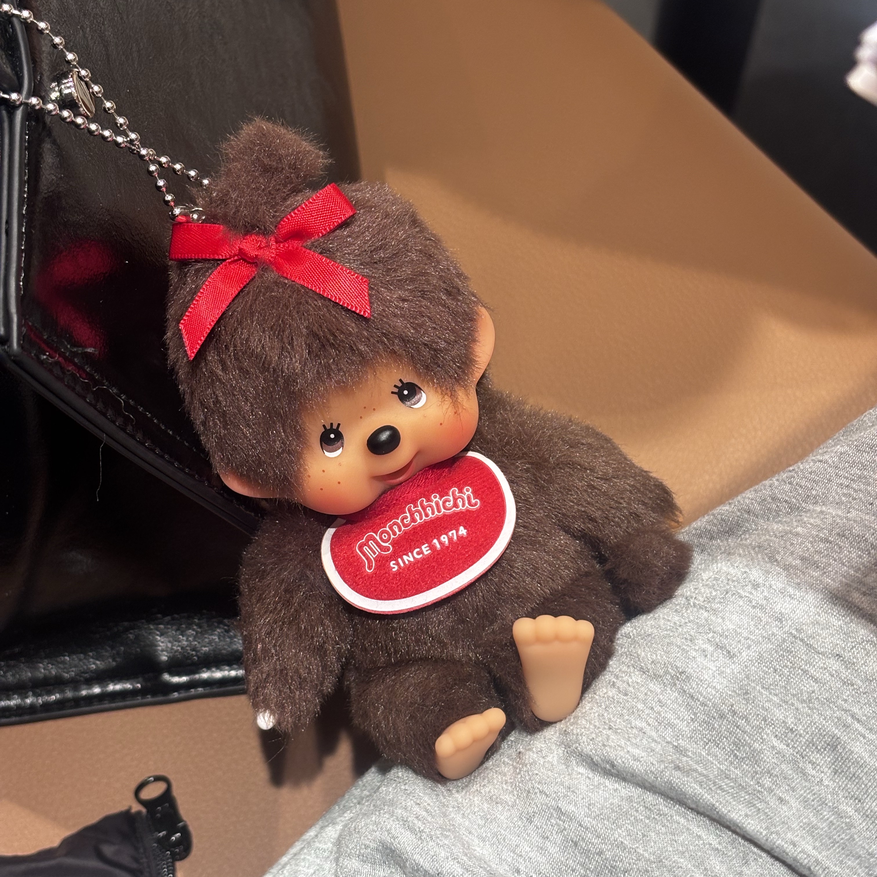 Monchhichi SS Girl Key Chain Brown 착용 스타일