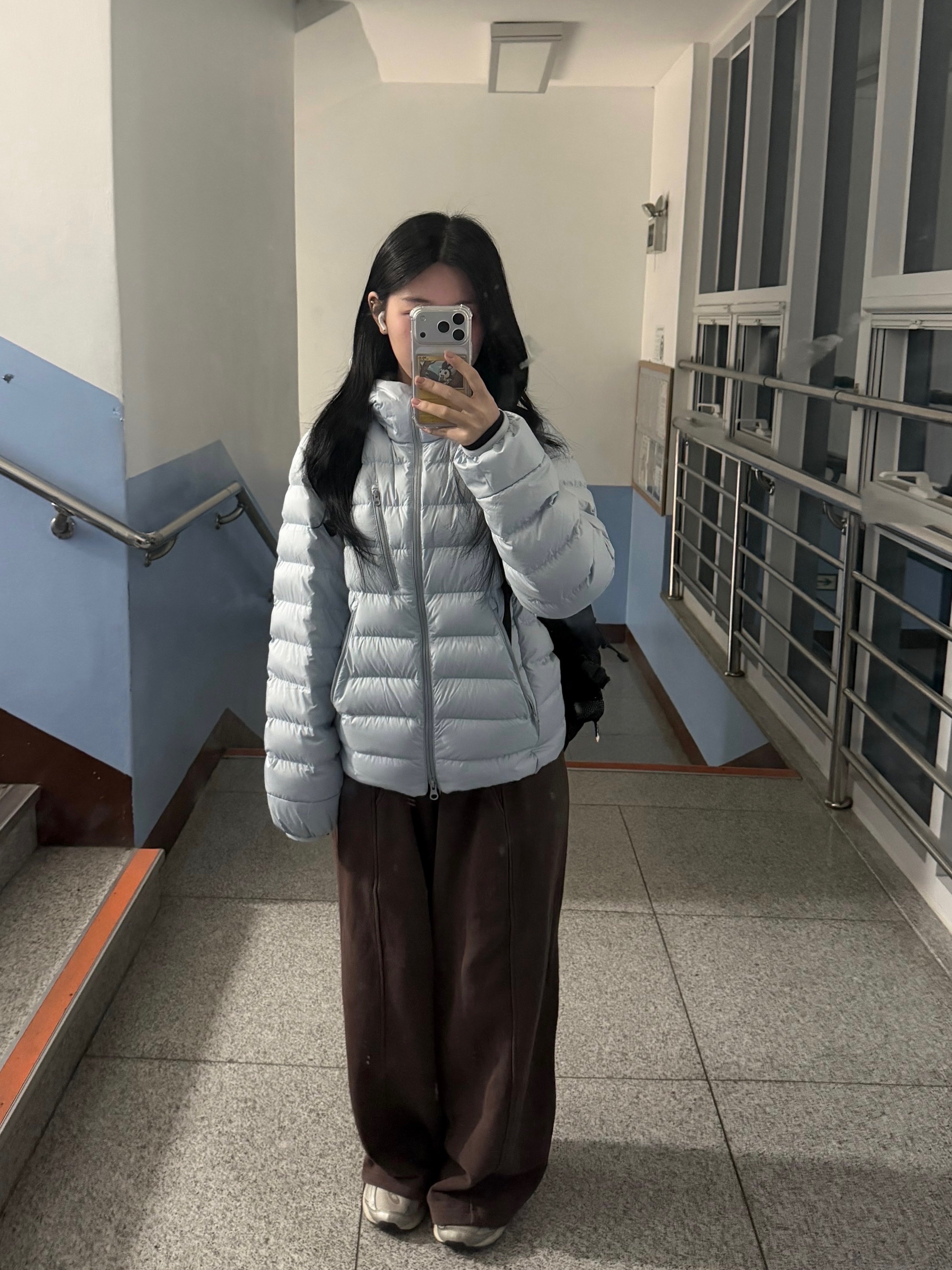 Musinsa Standard City Leisure Hooded Light Down Jacket Cloudy Blue, Asics Jog 100 S White Black - 2E Wide 착용 스타일