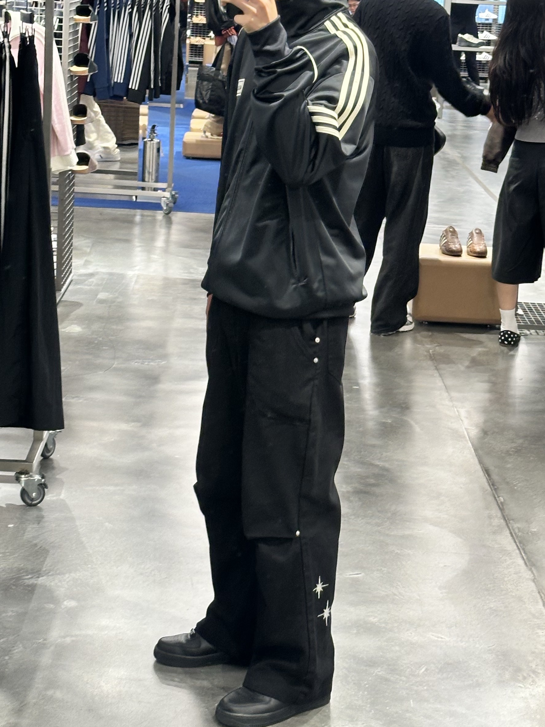 Adidas x Oasis Tour Firebird Track Top Black - KR Sizing, Nike Air Force 1 '07 Low Triple Black 착용 스타일 - 1