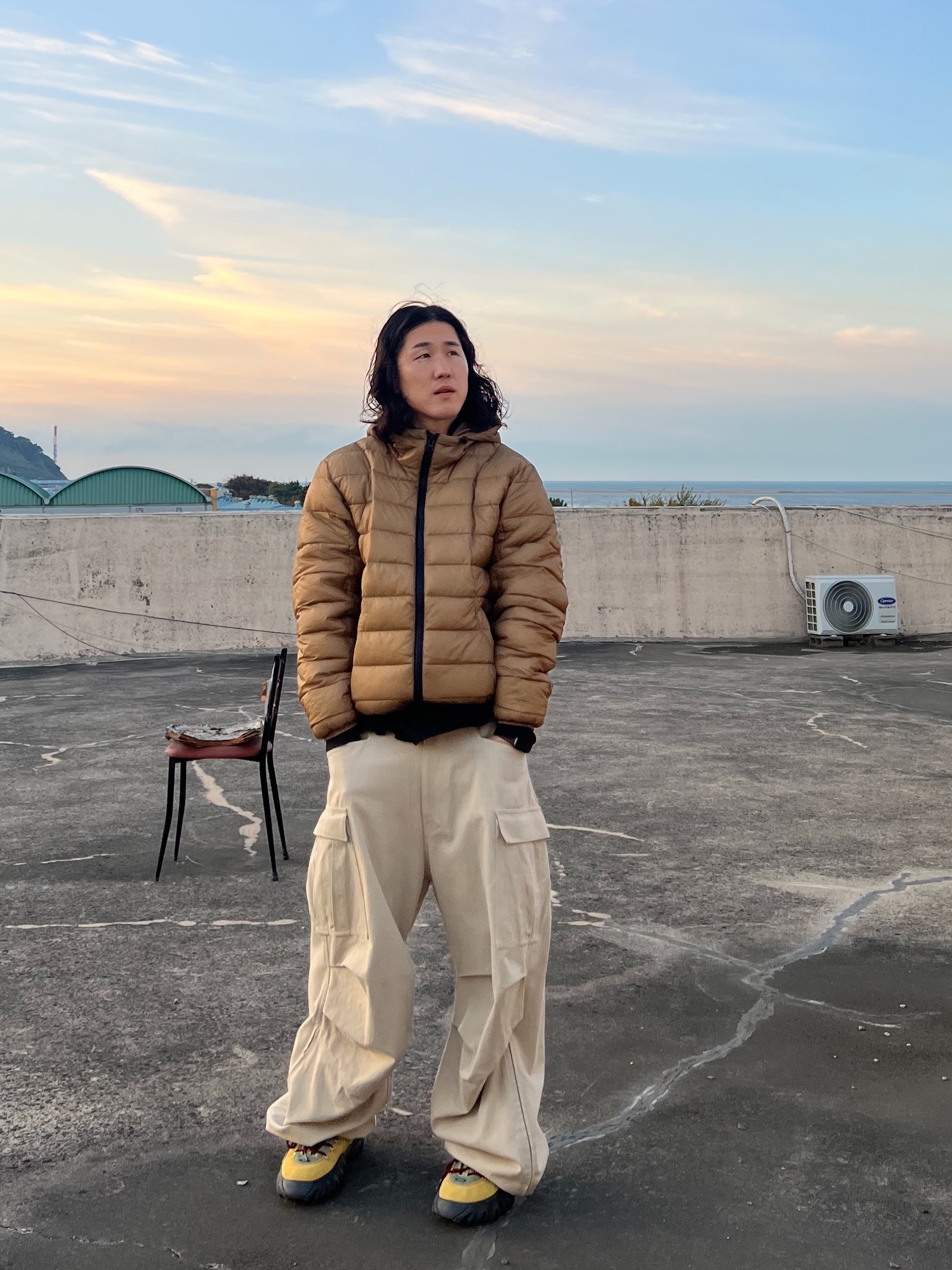 Nonnod Side Zip Cargo Pants Beige, Oakley Factory Team Suede Flesh Edge Boots Yellow 착용 스타일 - 2
