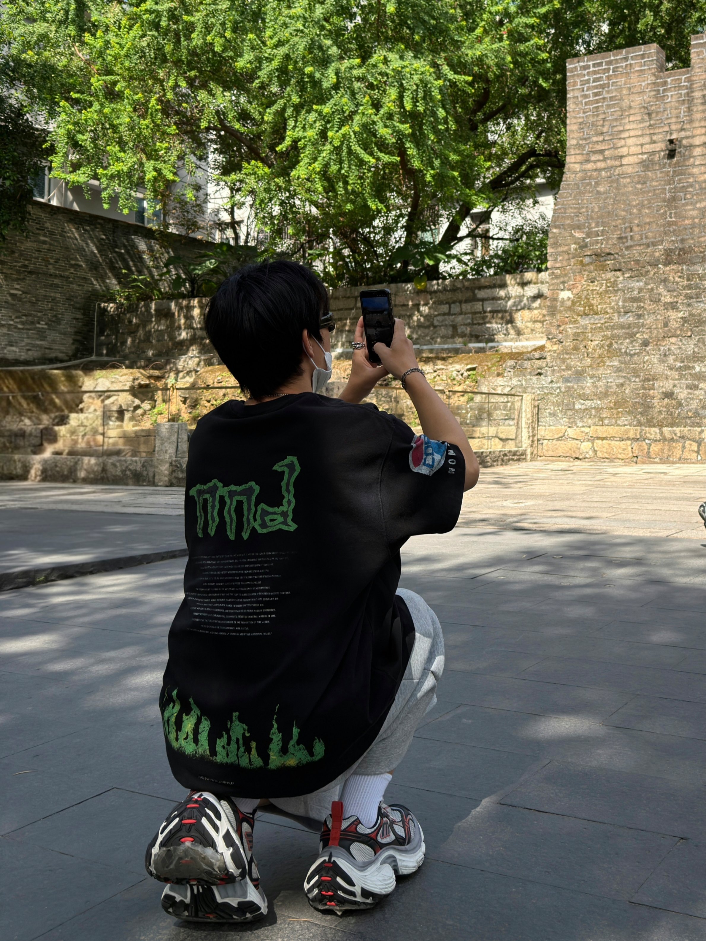 Nonnod Scuba Shorts Grey, Nonnod Soft Drink T-Shirt Washed Black 착용 스타일