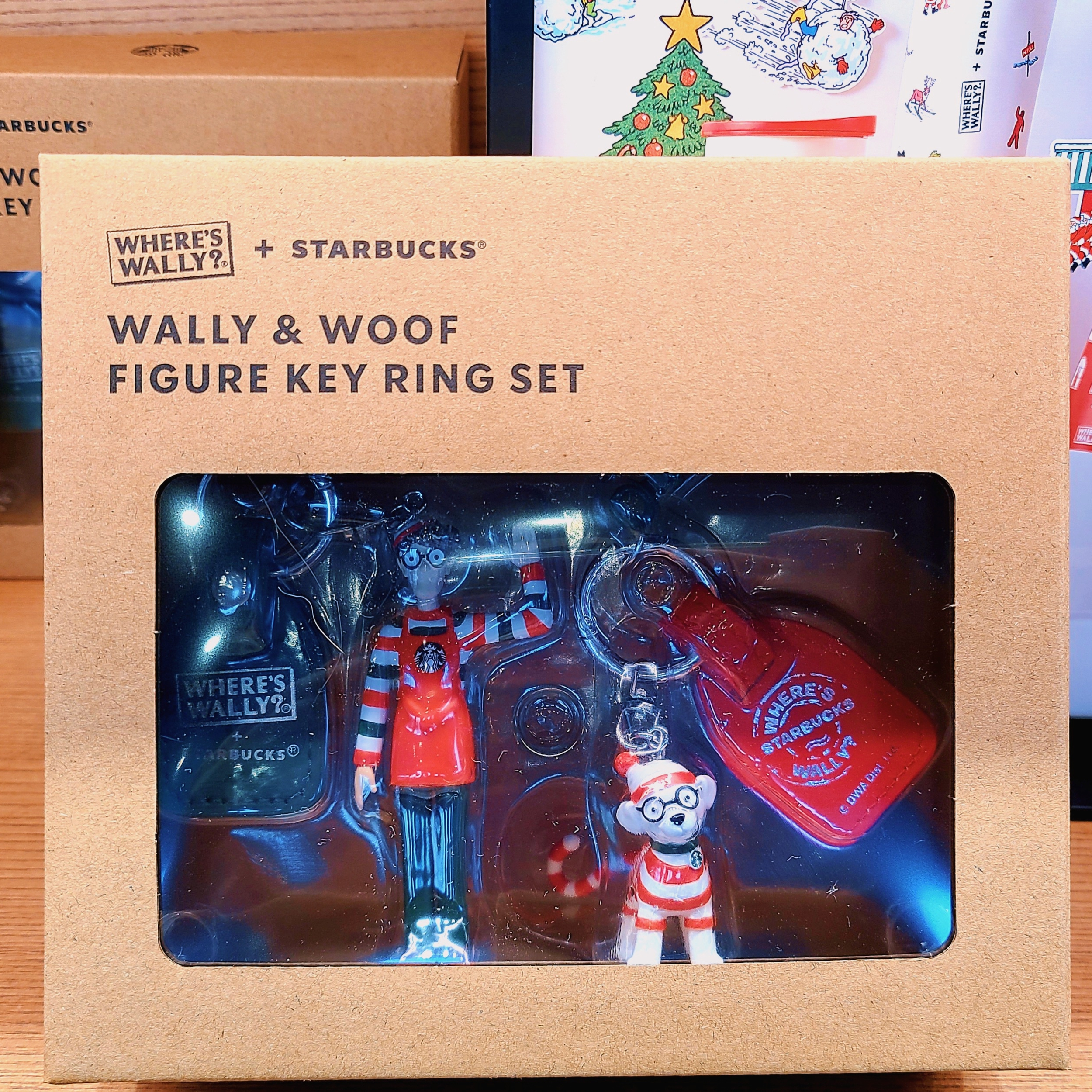 Starbucks x Where's Wally Joyful Christmas Tree, Starbucks x Where's Wally Joyful Figurine Keyring Multicolor (Set of 2) 착용 스타일 - 2