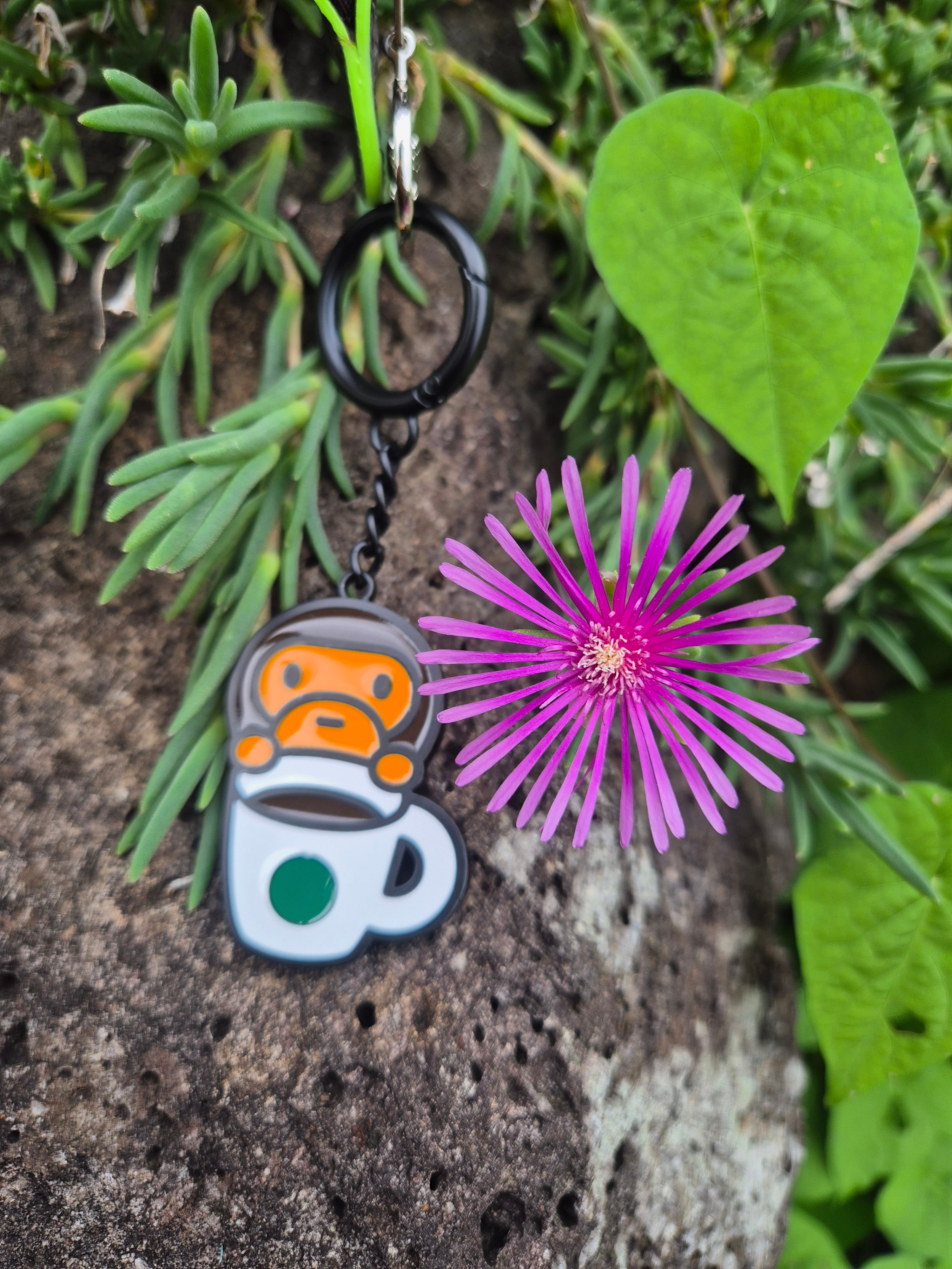 Starbucks x BAPE Baby Milo Keychain 착용 스타일