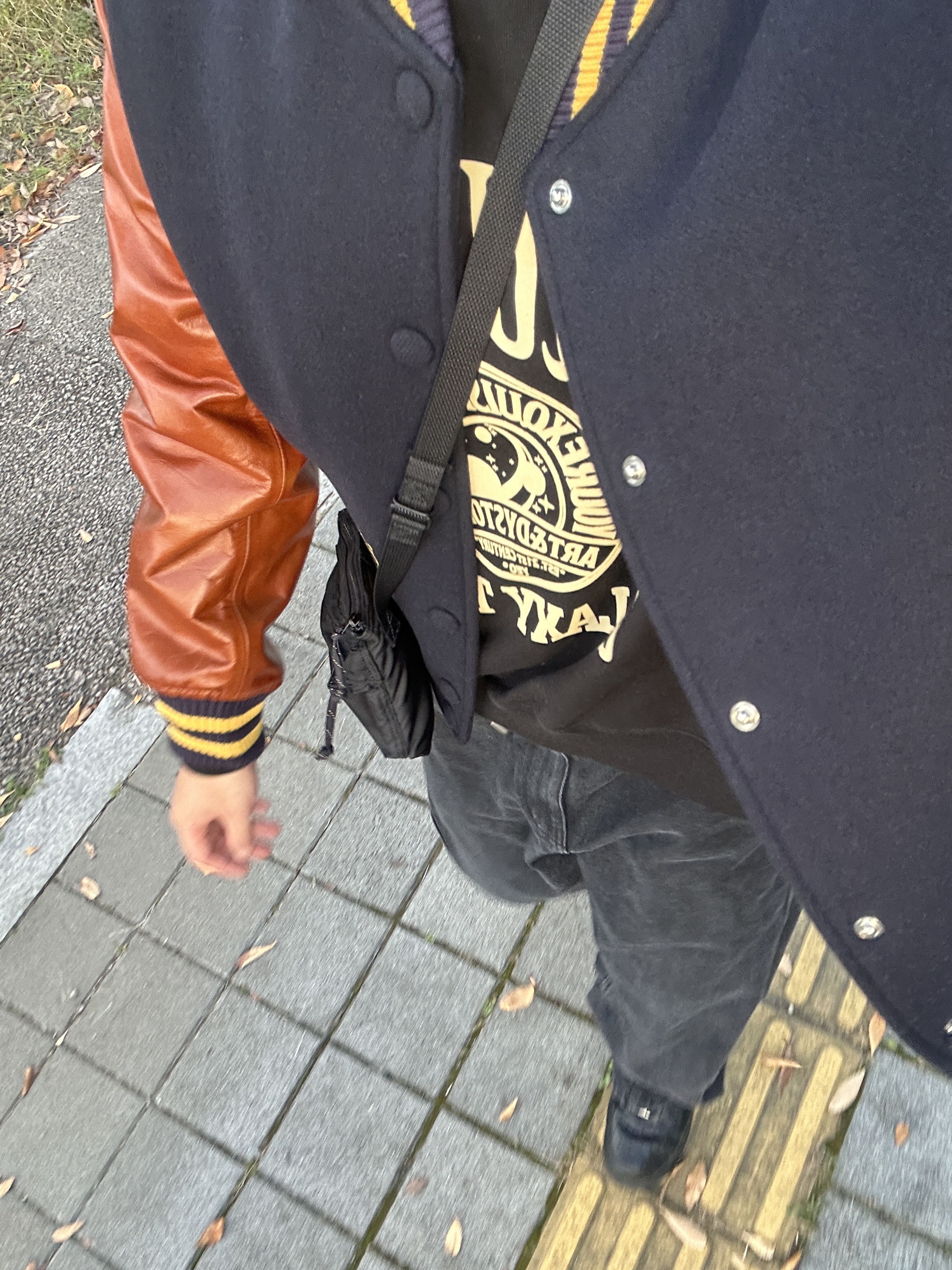 STU X HANK Varsity Jacket Navy 착용 스타일