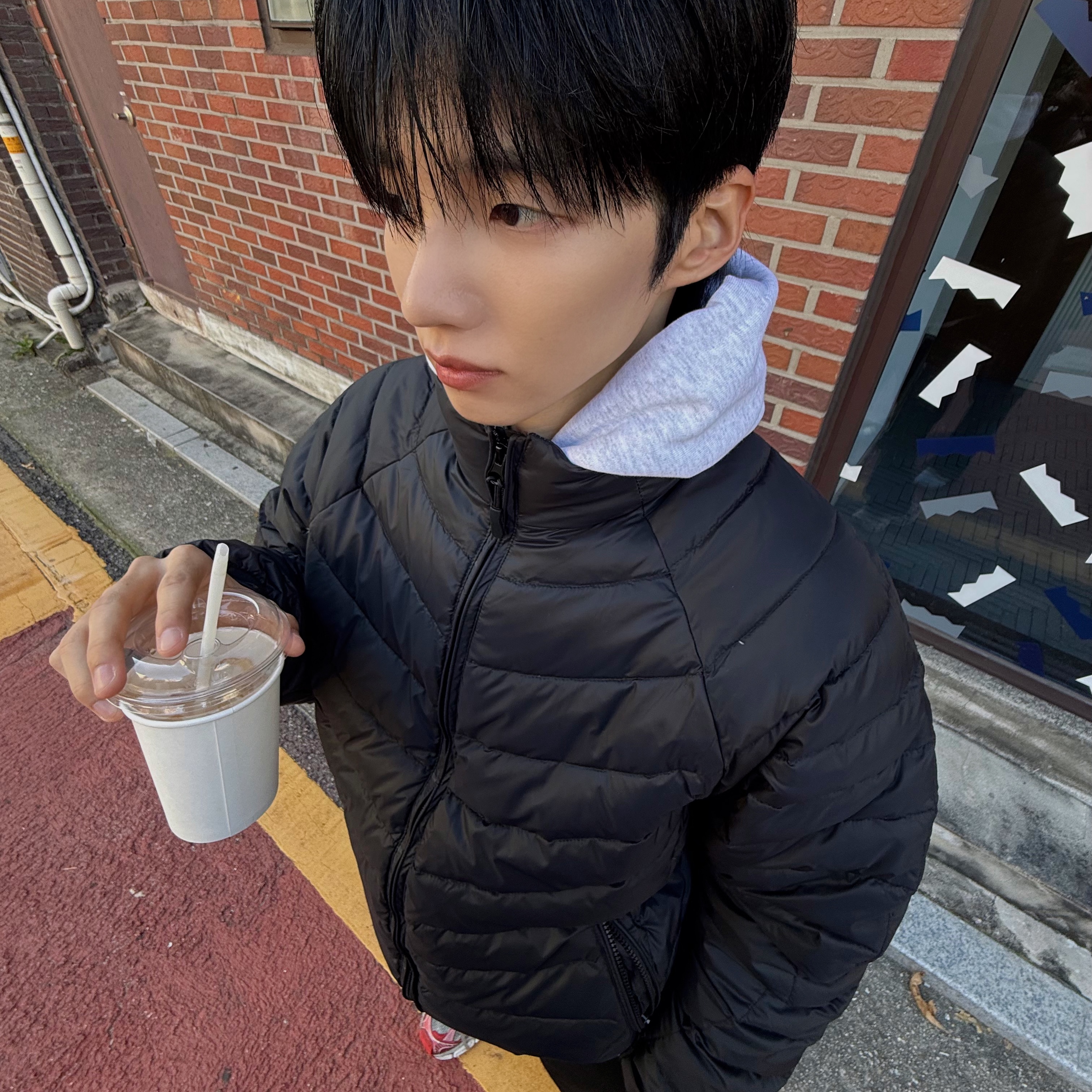 Millo Archive Descend Line Light Puffer Jacket Black 착용 스타일 - 5