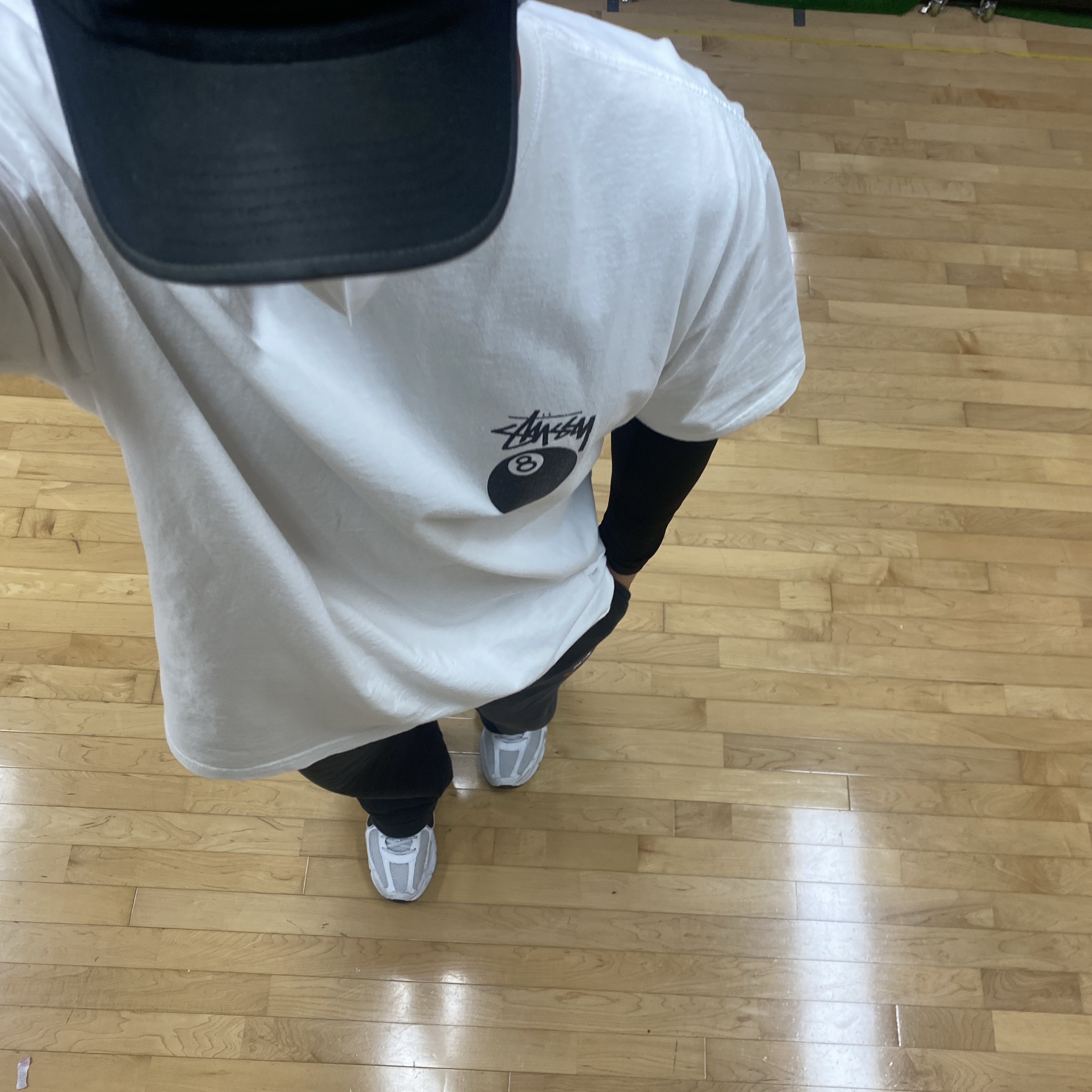Stussy 8 Ball T-Shirt White 착용 스타일