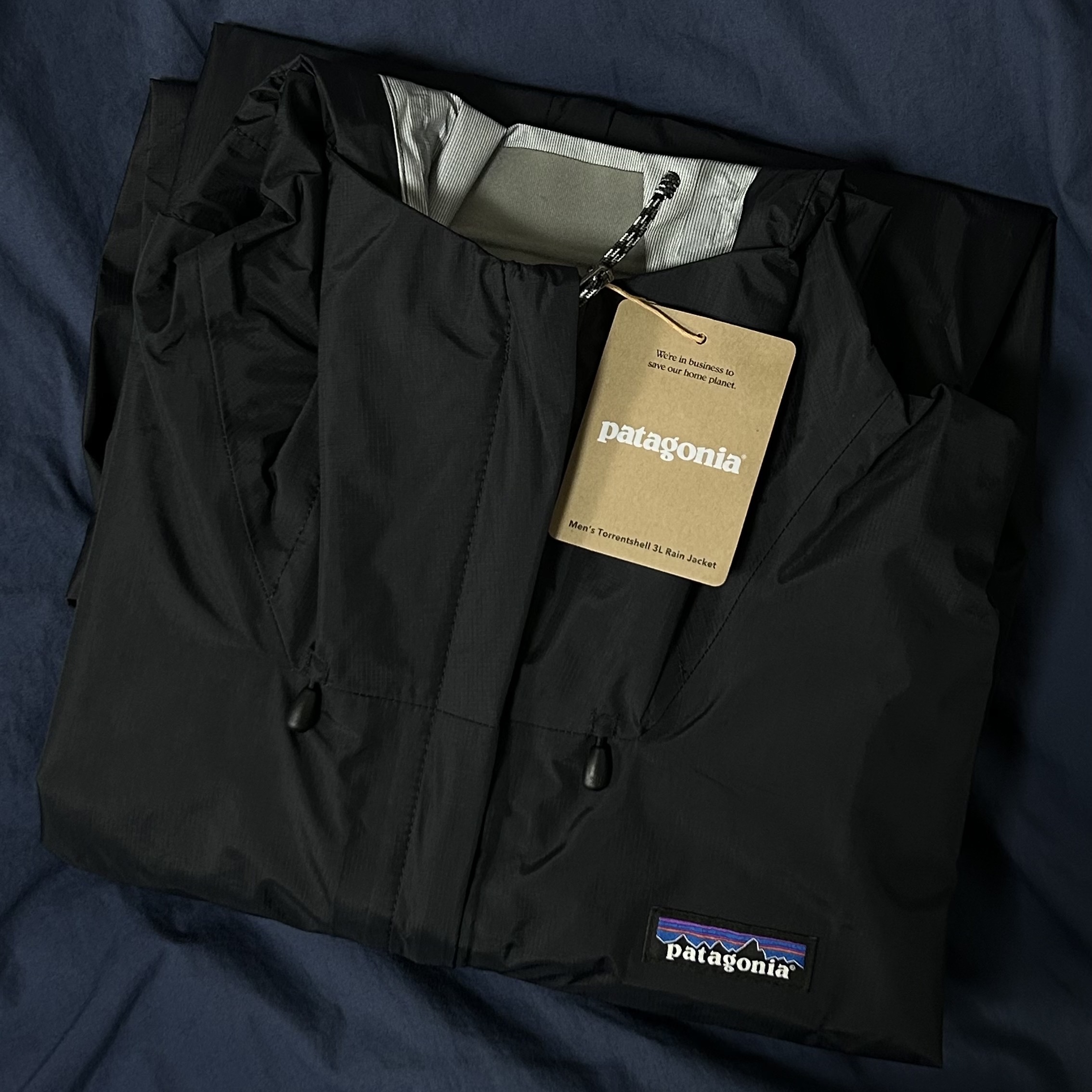 Patagonia Torrentshell 3L Jacket Black 착용 스타일