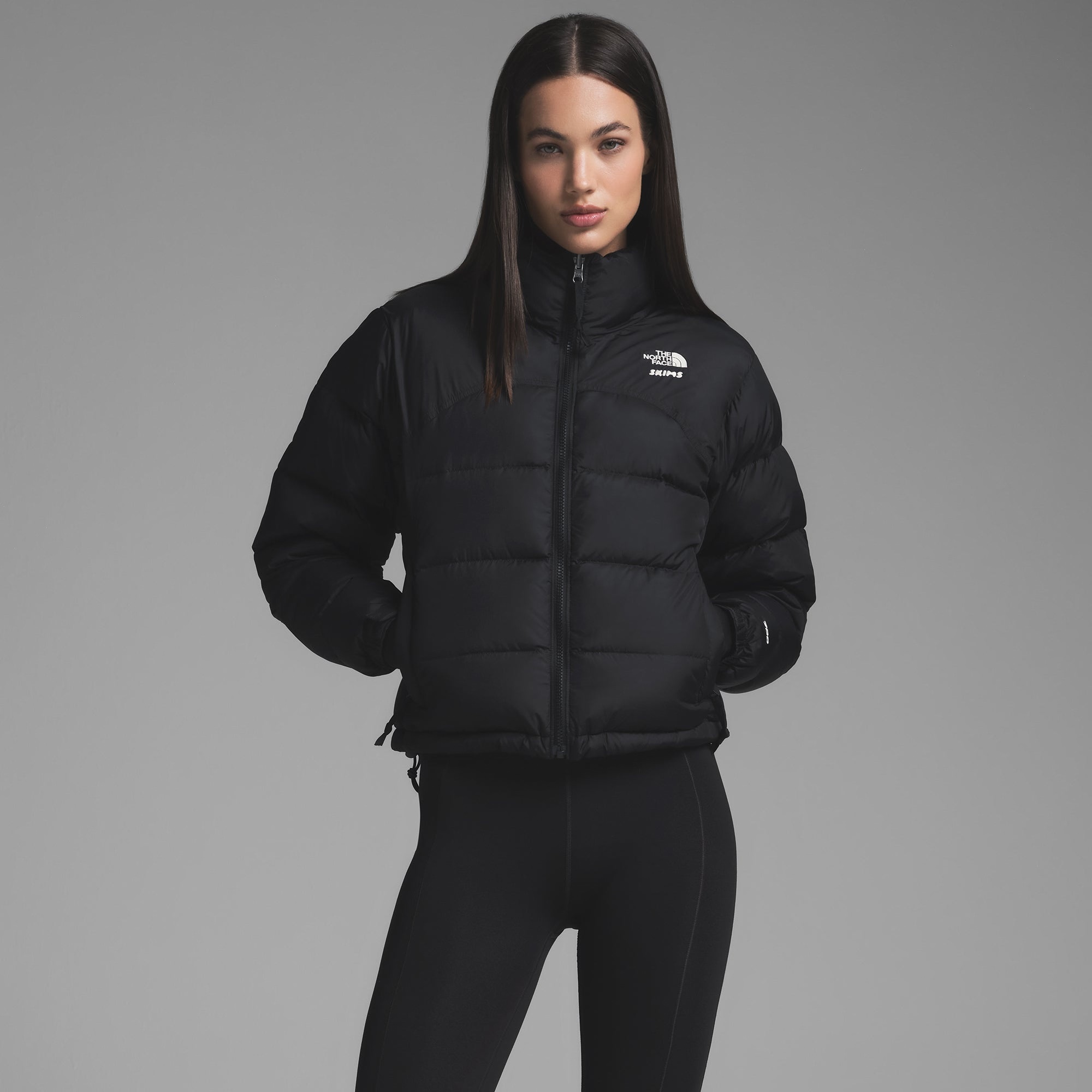 (W) The North Face x Skims 2000 Retro Nuptse Onyx, The North Face Nuptse On Ball Vest Black 착용 스타일 - 1