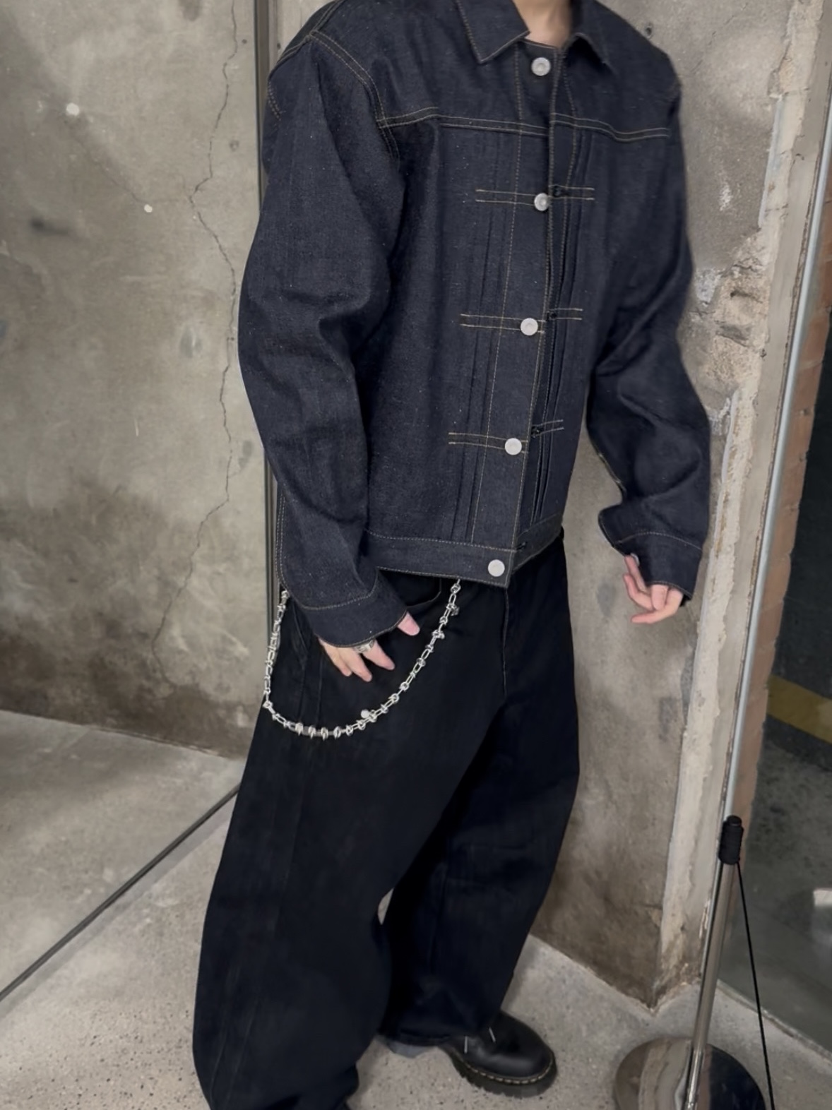 Human Made Denim Work Jacket Past Indigo, Dr. Martens x Thisisneverthat 1461 Waxed Full Grain Black 착용 스타일 - 1
