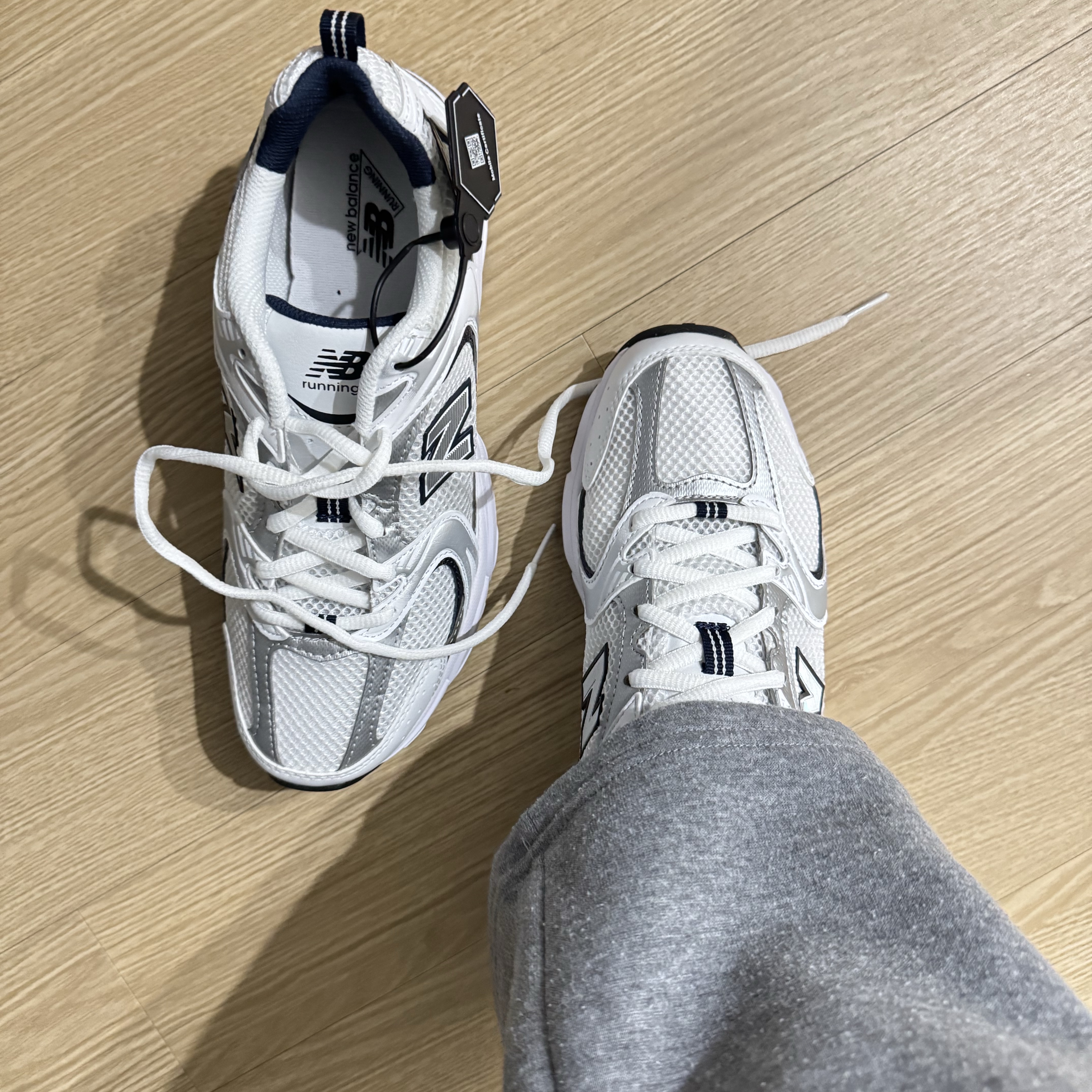 New Balance 530 White 착용 스타일