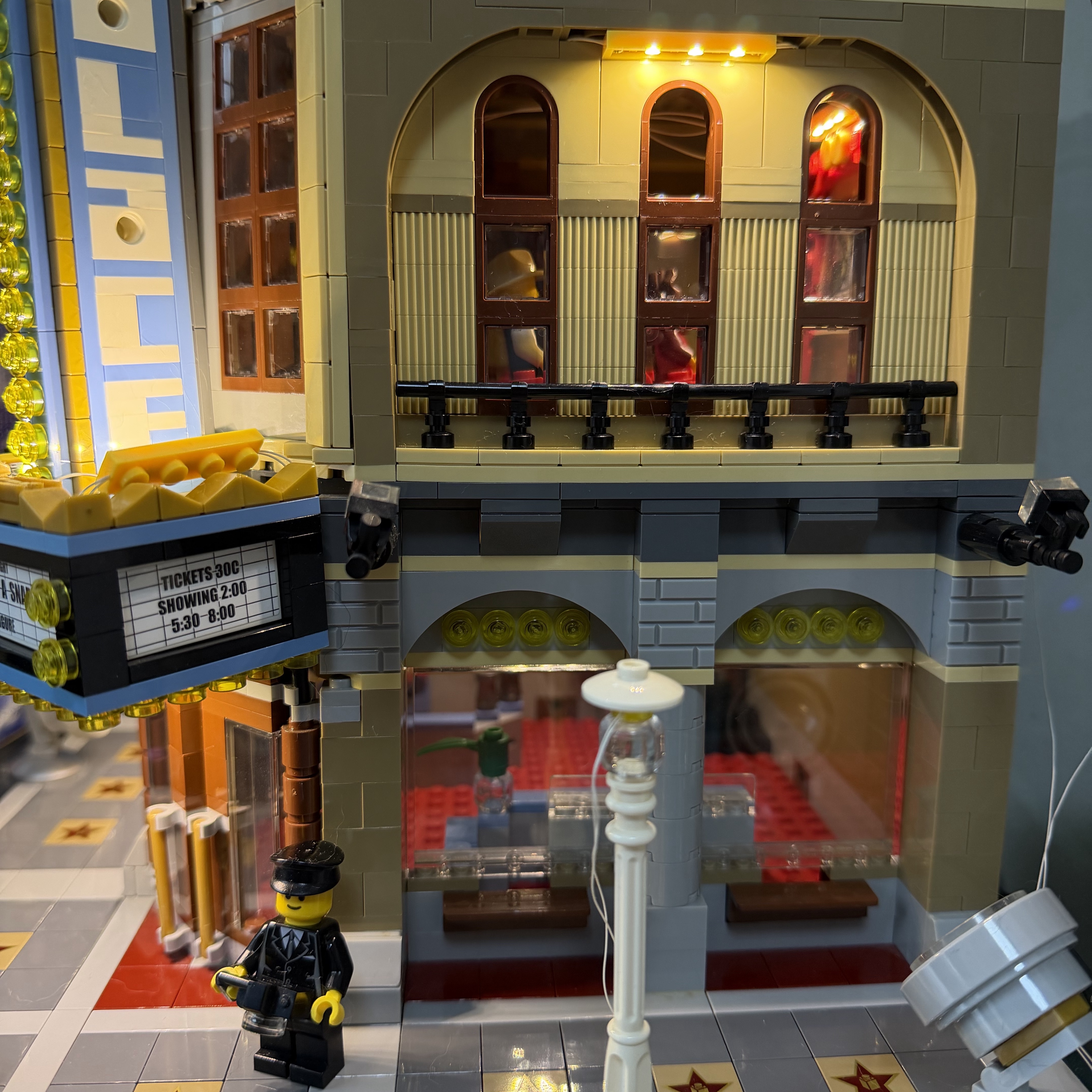 Lego Palace Cinema 착용 스타일