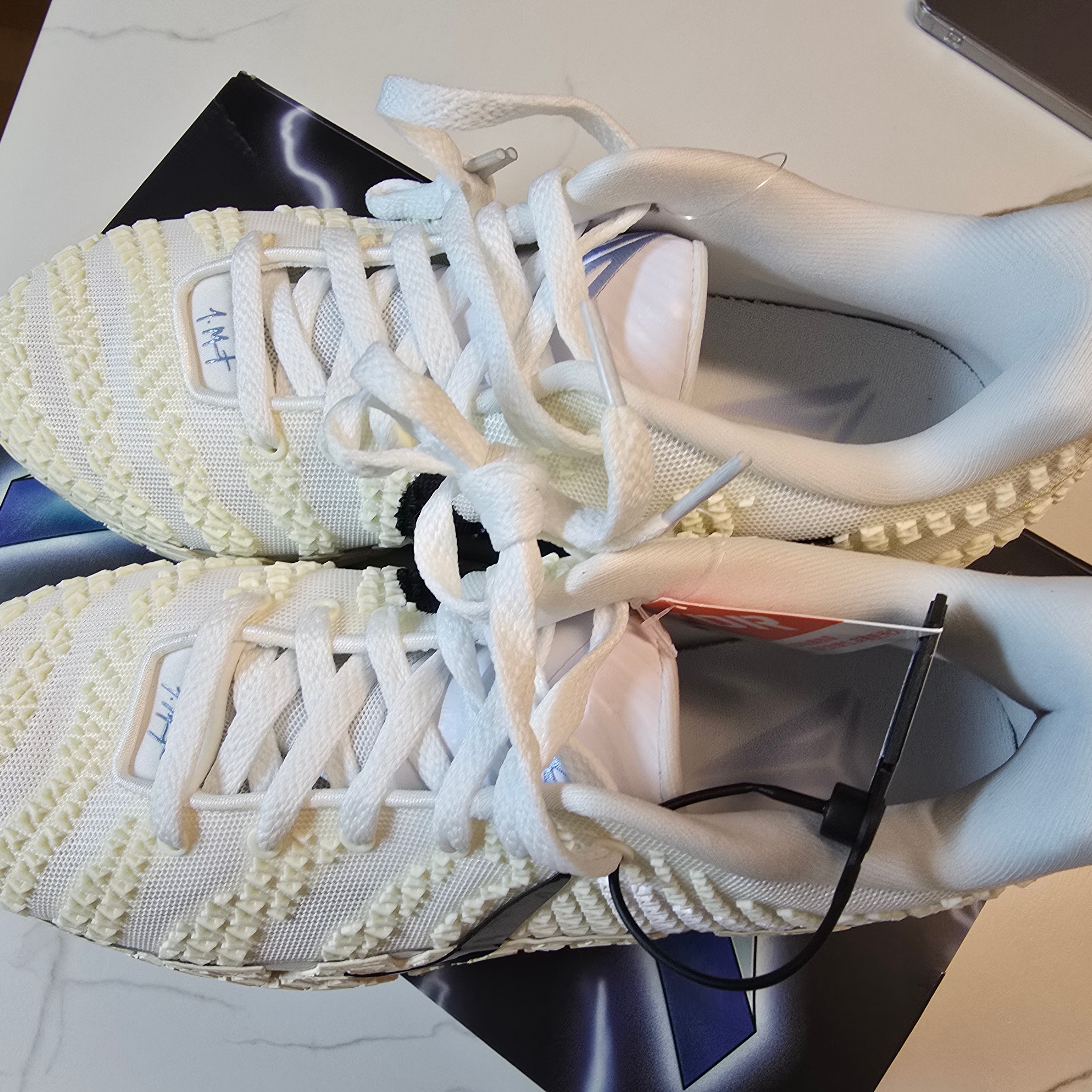 Nike Ja 3 EP White Black 착용 스타일 - 2